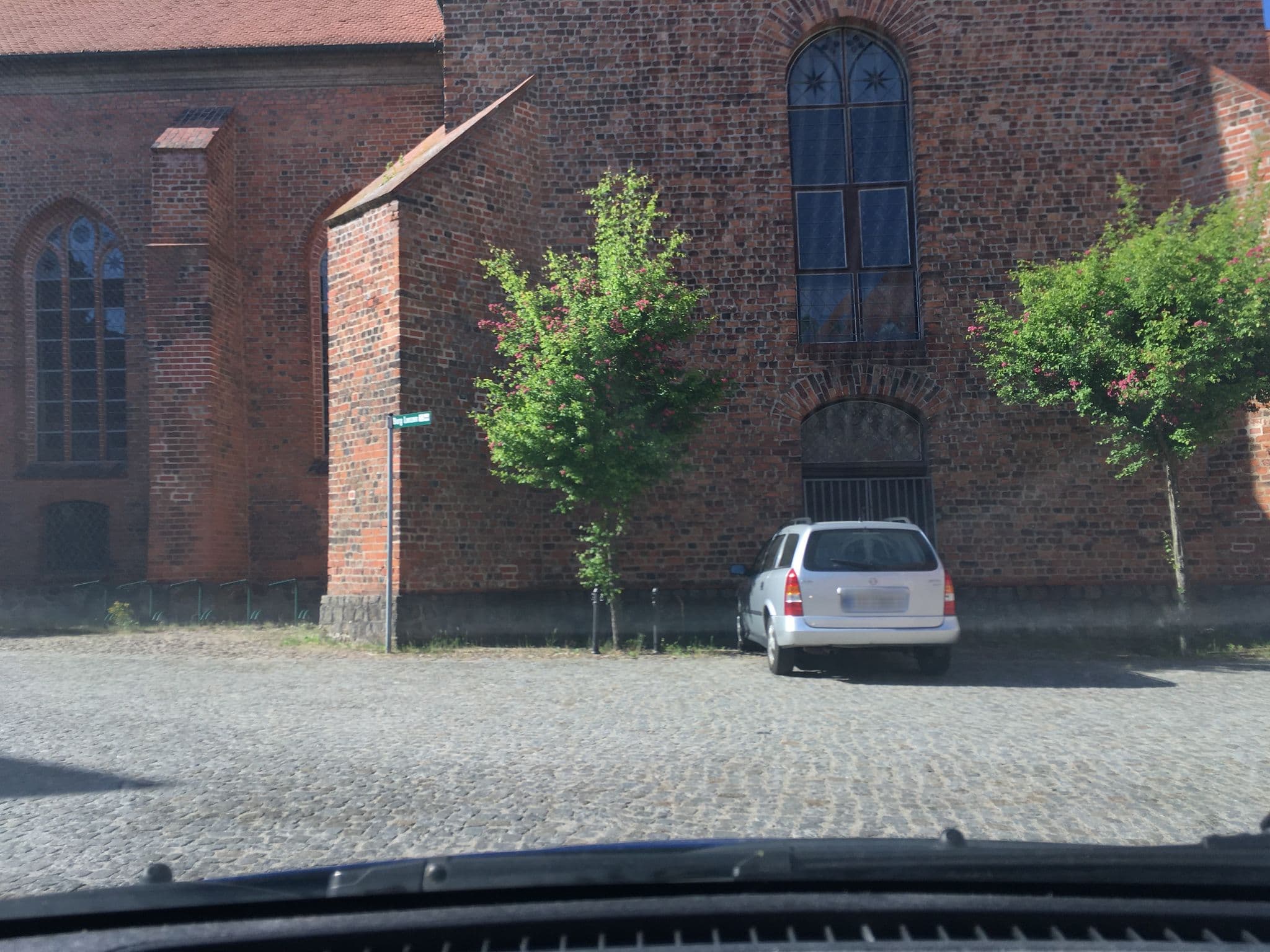 Street view near Historische Burgschule, Lenzen — © hotteliene (CC BY-SA · Mapillary)