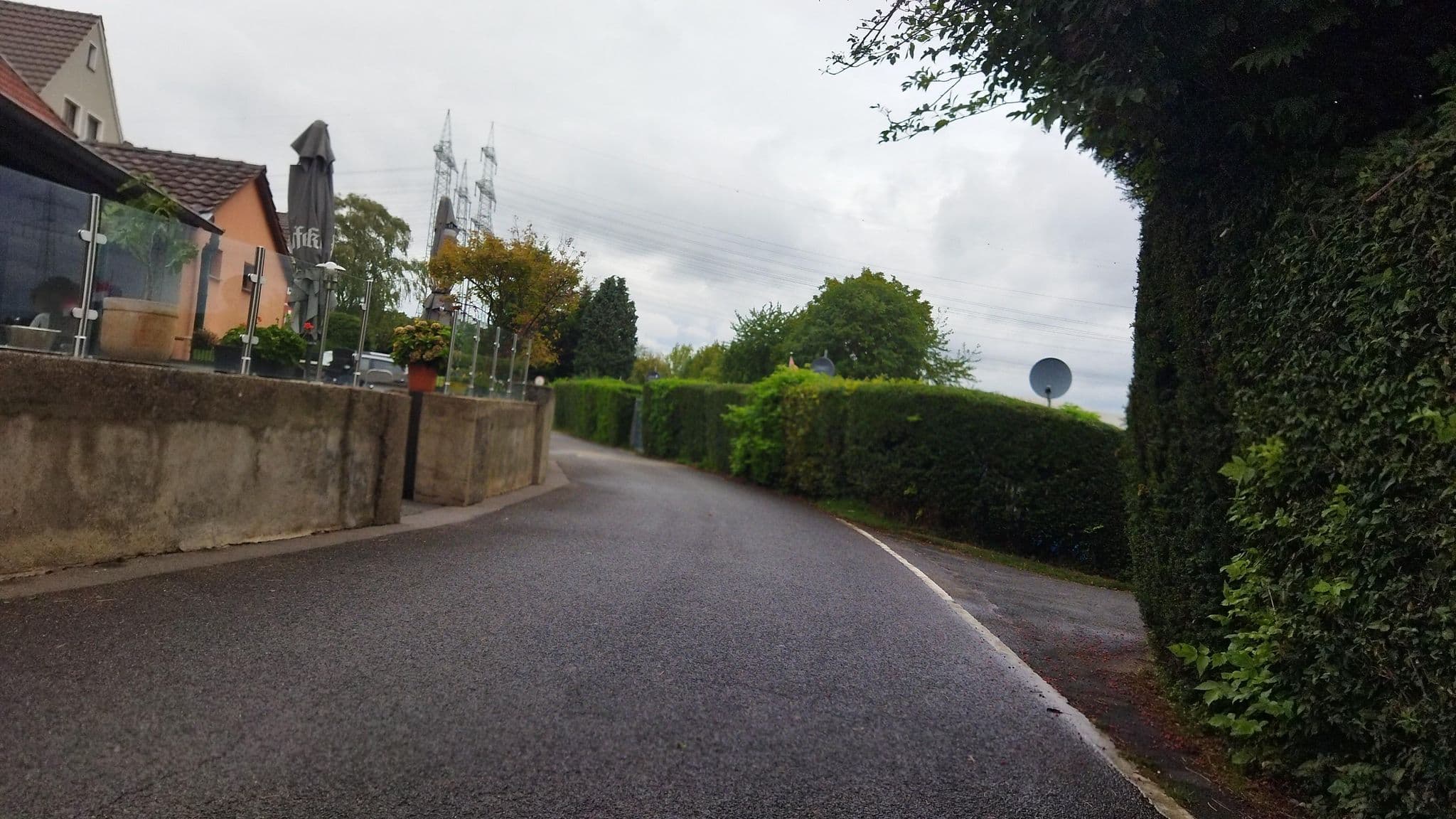 Street view near Campingplatz Köln-Kasselberg, Leverkusen — © changchun1 (CC BY-SA · Mapillary)