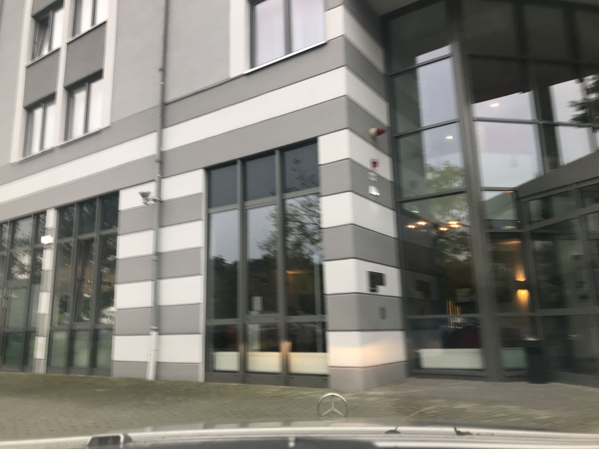 Street view near B&B Hotel Krefeld-Süd, Fischeln — © saschahaberkorn (CC BY-SA · Mapillary)