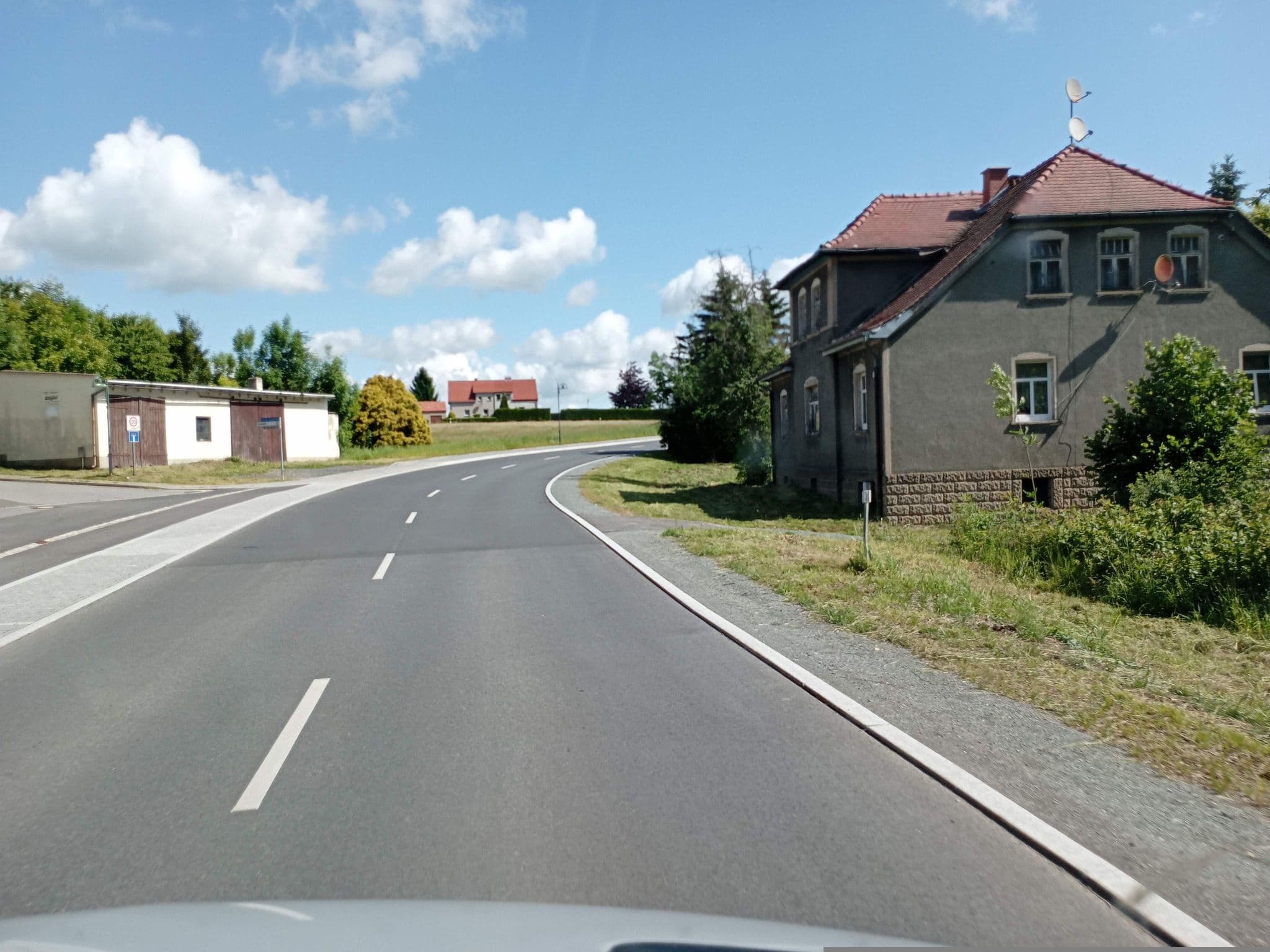 Street view near Gasthof "Kretscham Lawalde", Lawalde — © atze02 (CC BY-SA · Mapillary)