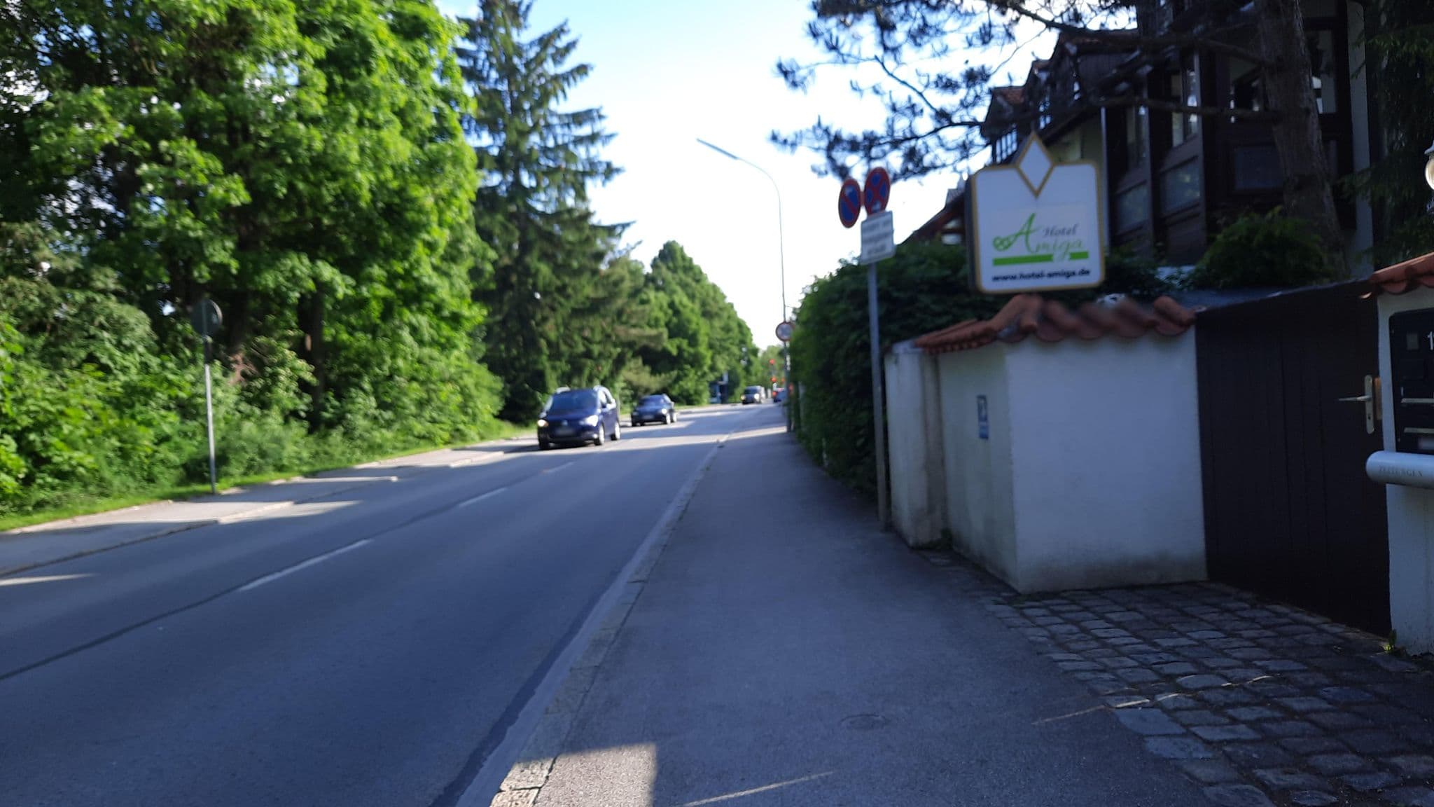 Street view near Amiga, Neubiberg — © umap (CC BY-SA · Mapillary)