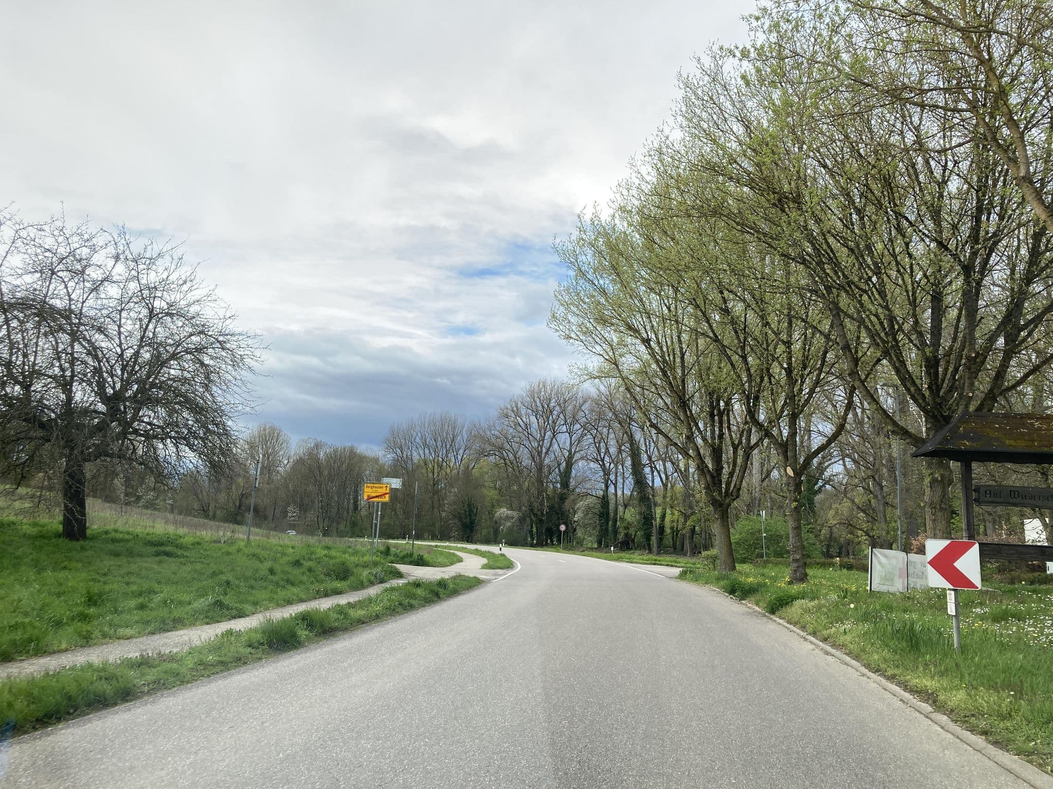 Street view near Kohler, Jöhlingen — © tasmaniadevil (CC BY-SA · Mapillary)