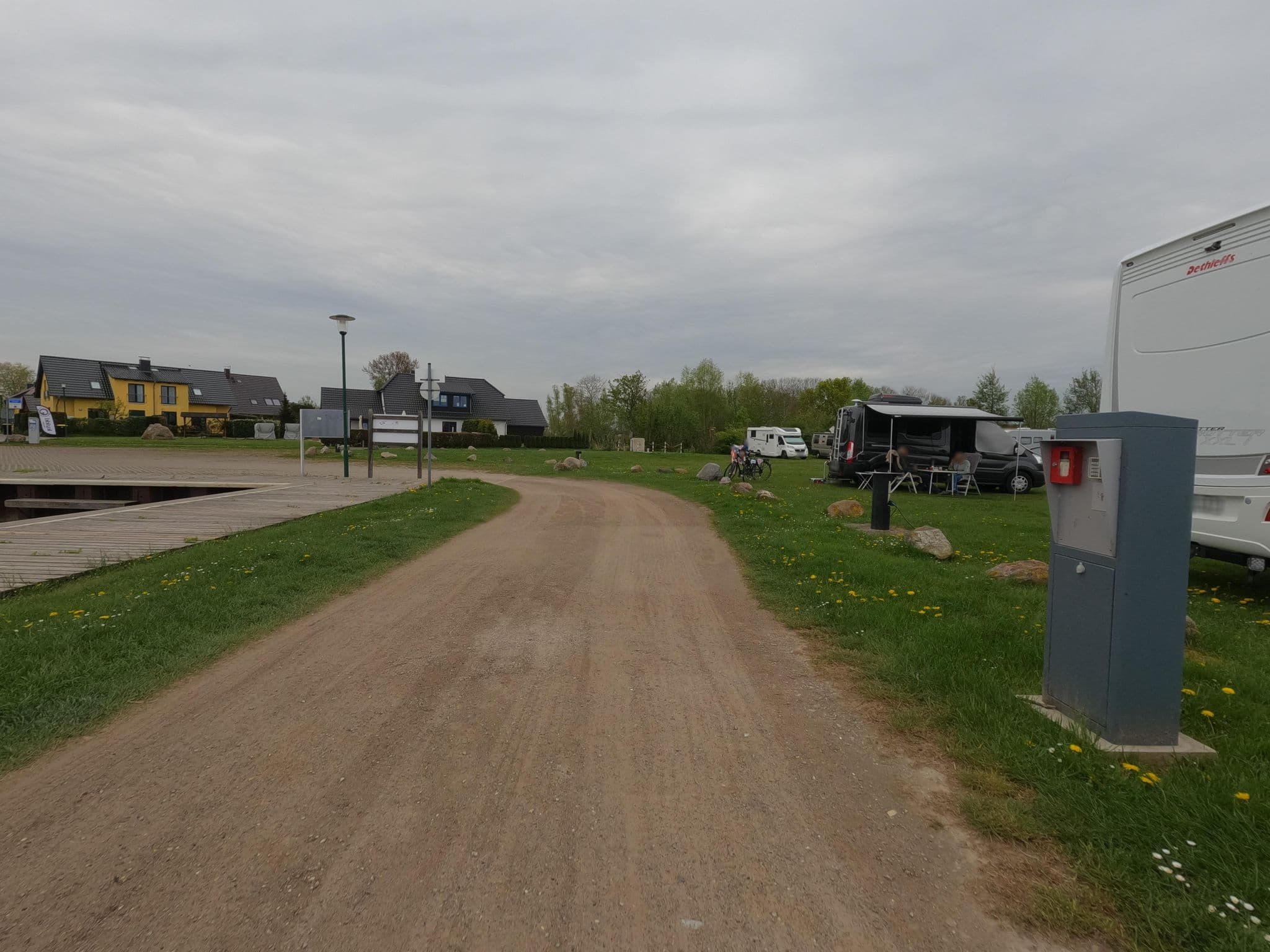 Street view near Hafen Saal, Born — © hektor1989 (CC BY-SA · Mapillary)