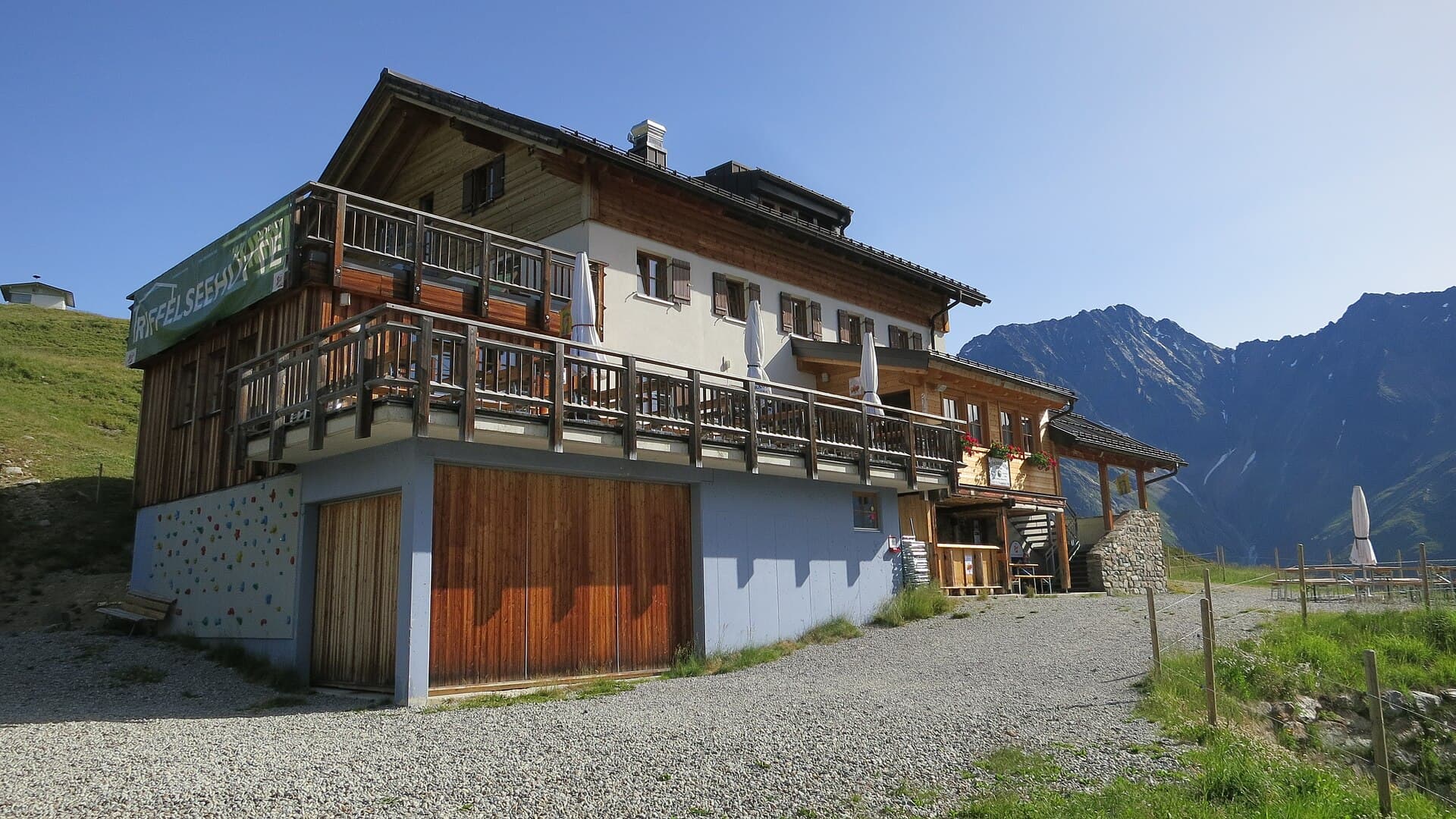 Riffelseehütte (via Wikimedia Commons, CC BY-SA 3.0 de)
