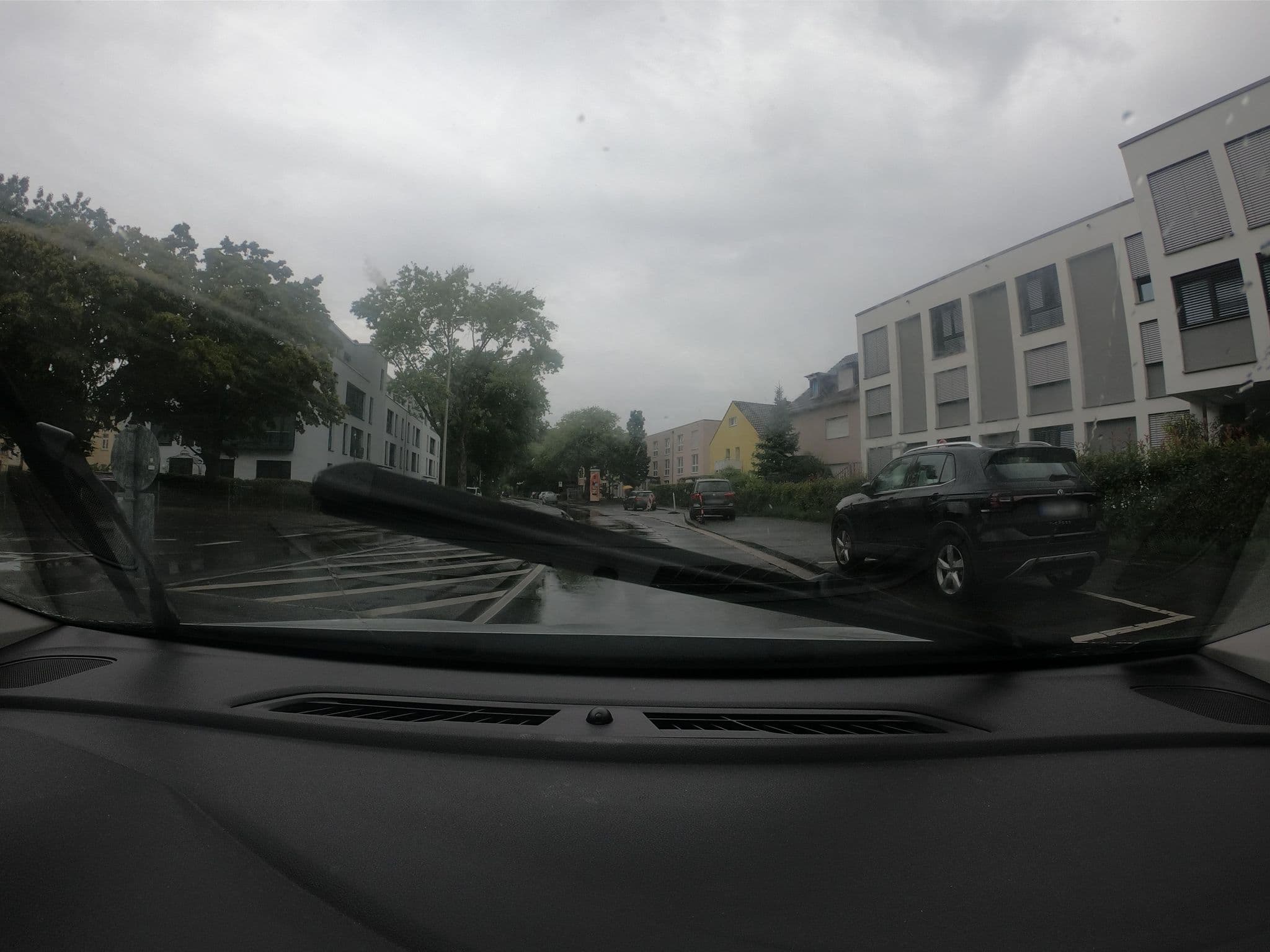 Street view near Vienna House, Friesdorf — © vst (CC BY-SA · Mapillary)