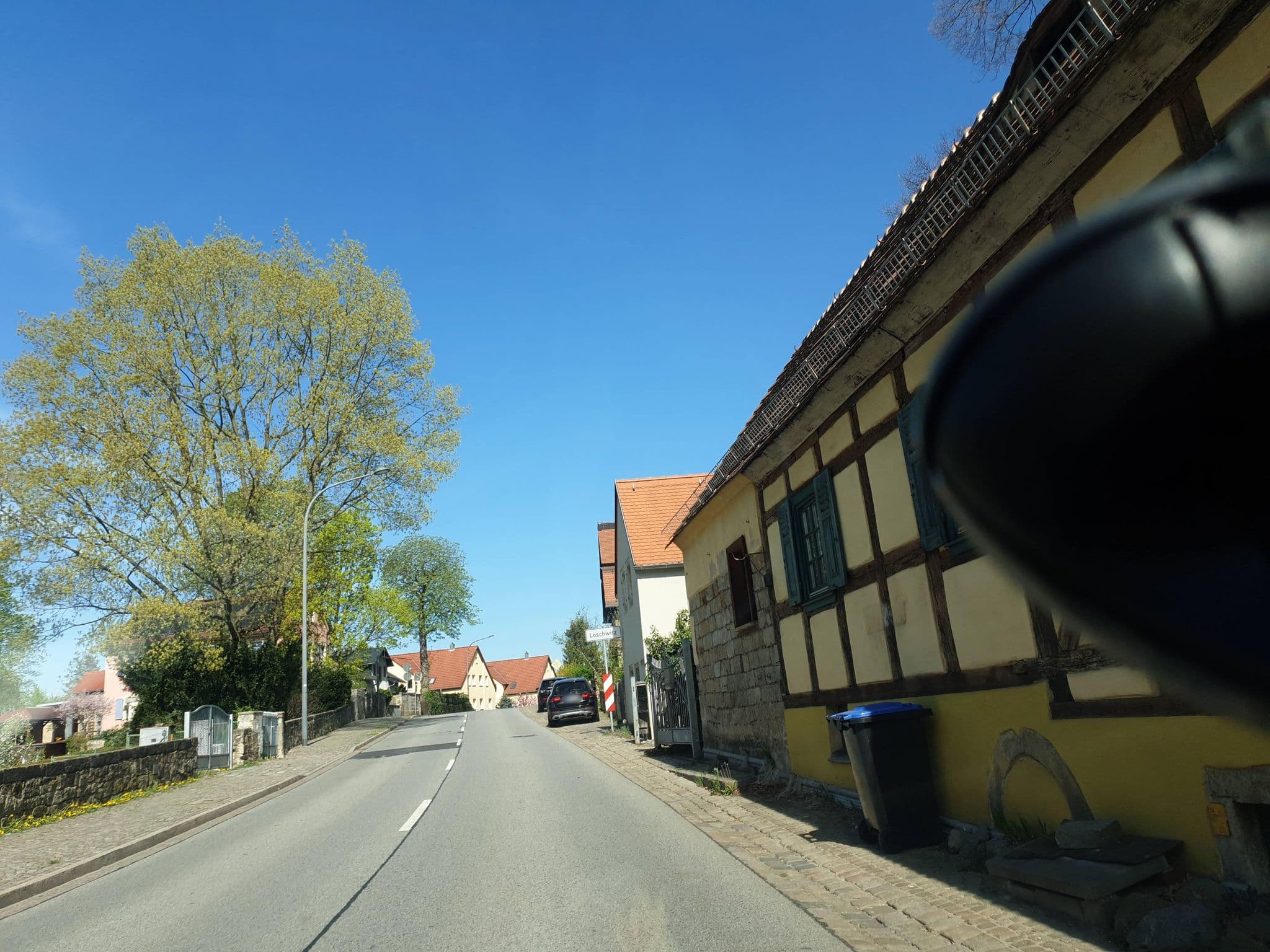 Street view near Kunsthof Koehler, Loschwitz — © canislupus (CC BY-SA · Mapillary)