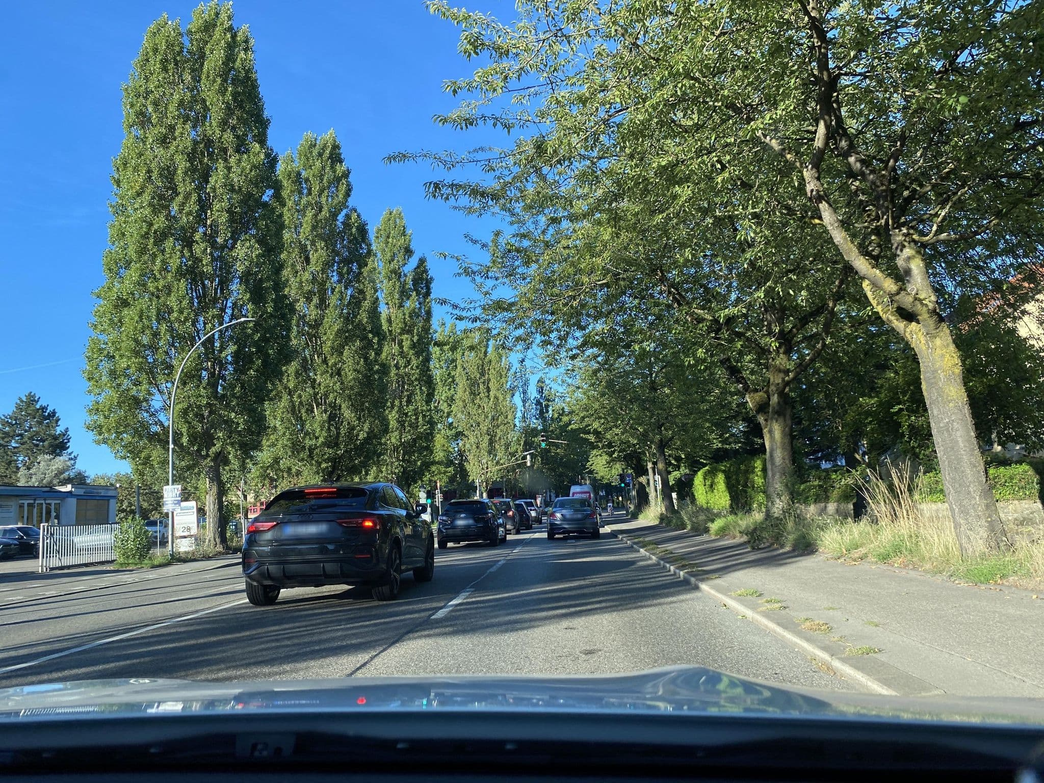 Street view near Bühlmeyer Living, Sindelfingen — © dapiang (CC BY-SA · Mapillary)