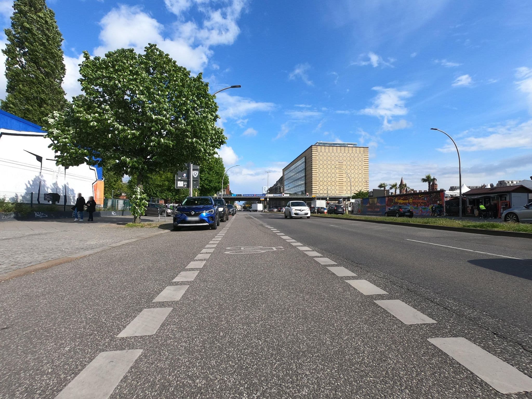 Street view near East Side Hotel, Treptow — © carlheinz (CC BY-SA · Mapillary)