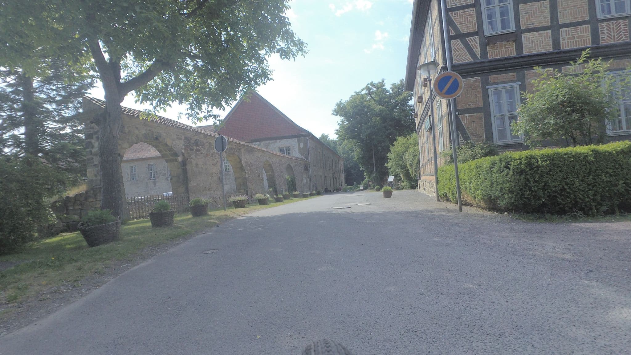 Street view near Zum weißen Mönch, Blankenburg — © britiger (CC BY-SA · Mapillary)