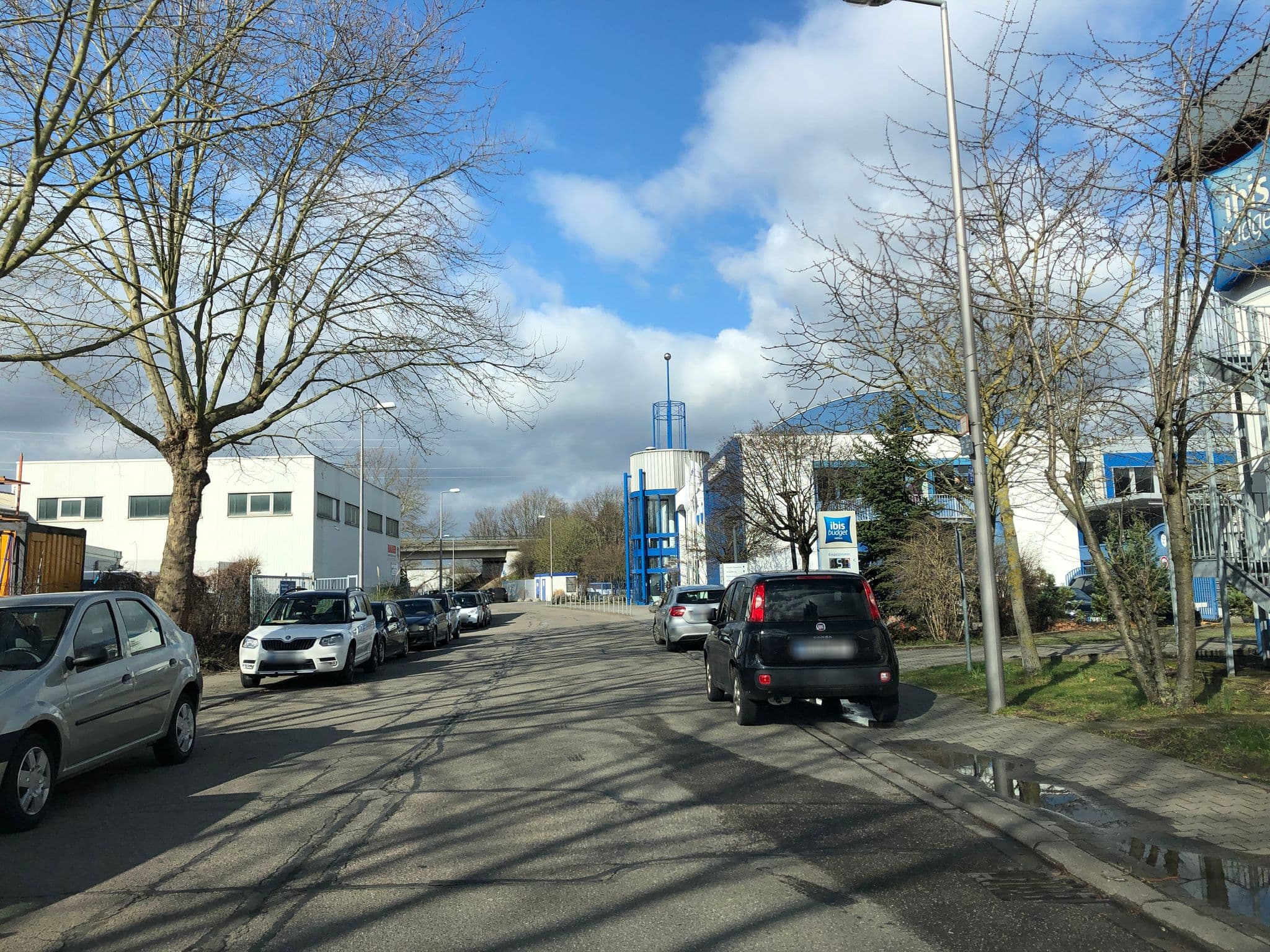 Street view near B&B Hotel, Edingen-Neckarhausen — © knistertoni (CC BY-SA · Mapillary)