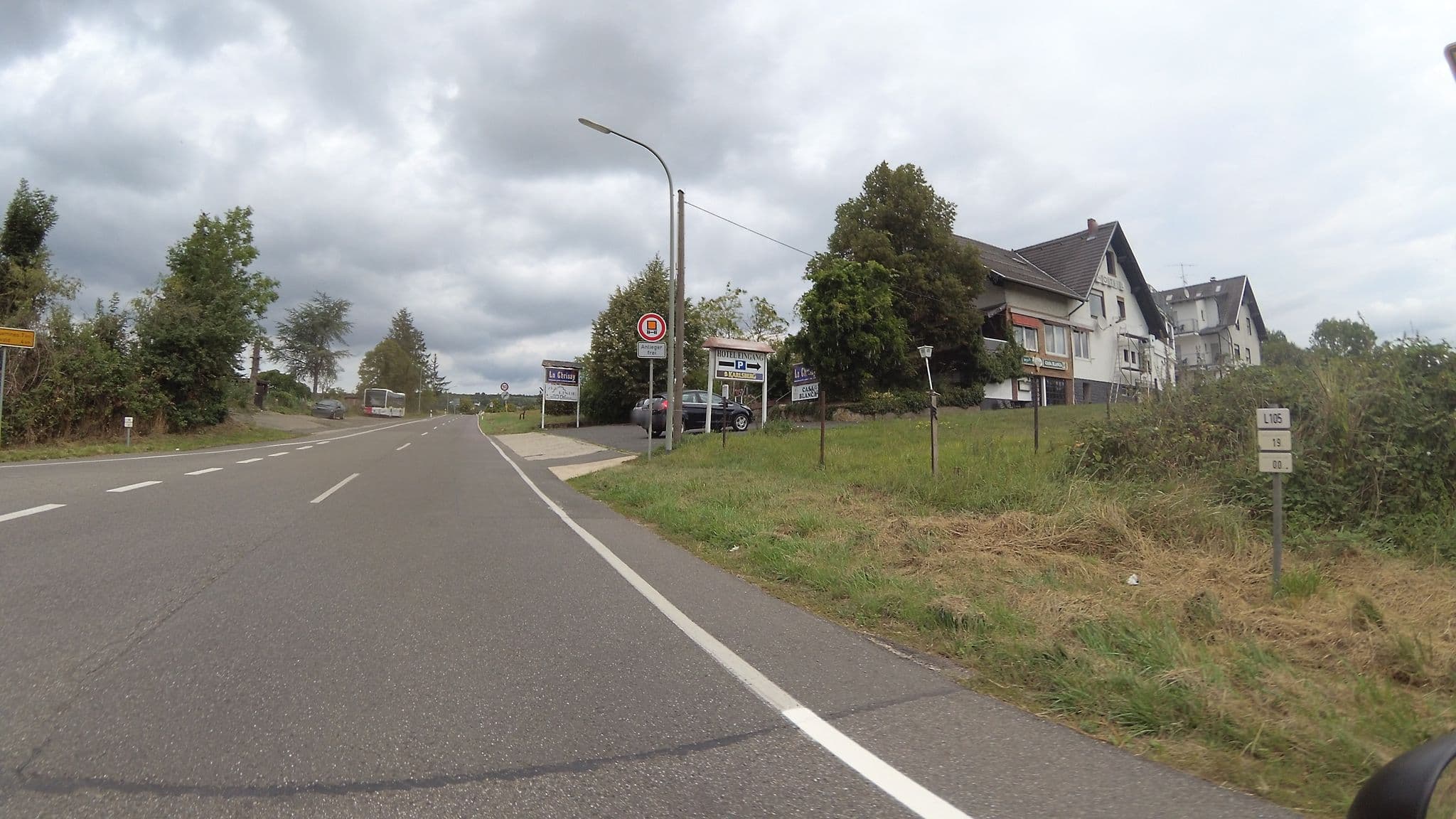 Street view near Hotel zur Linde, Kleinblittersdorf — © teddy73 (CC BY-SA · Mapillary)
