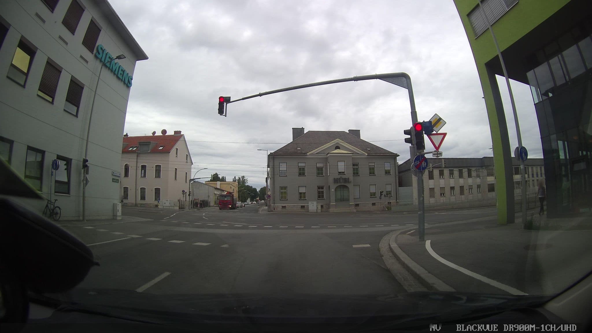 Street view near A&O Hotel and Hostel Graz Hauptbahnhof, Gries — © mapbench (CC BY-SA · Mapillary)
