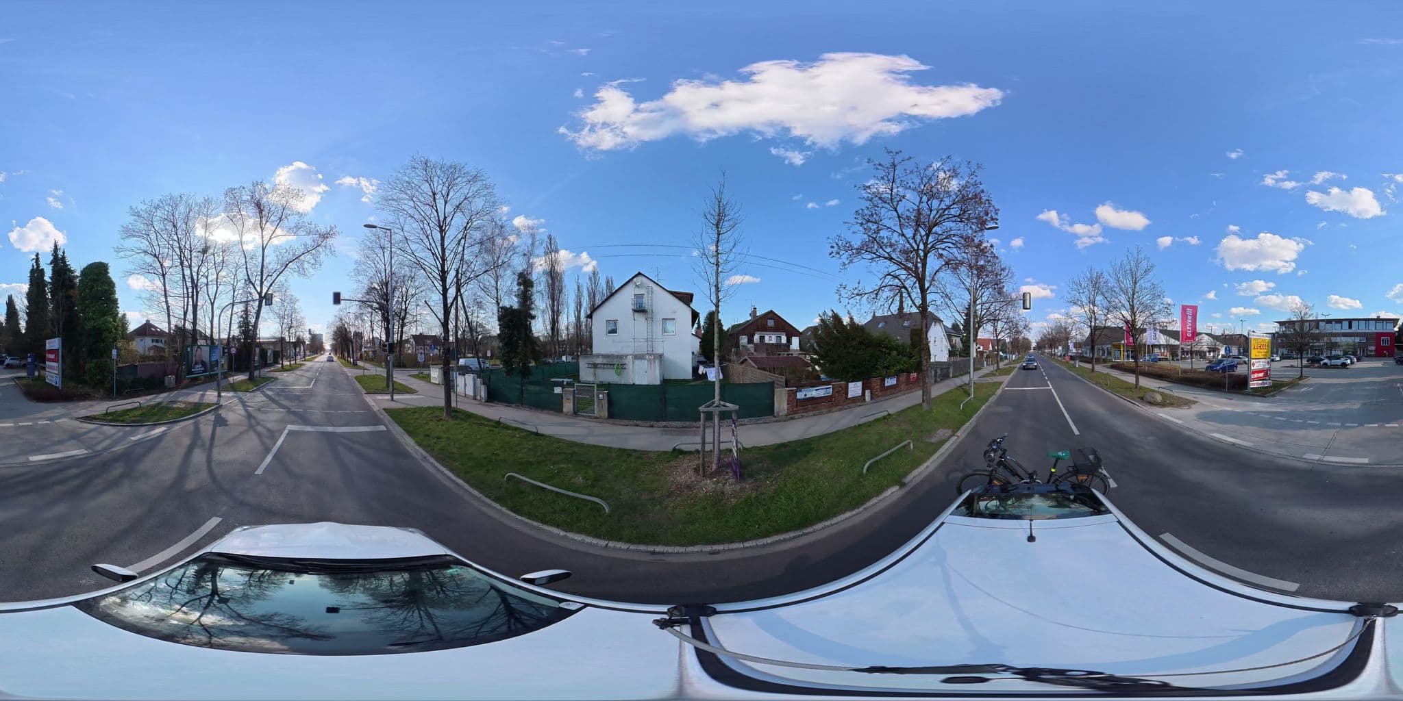 Street view near Villa am Park, Gräfelfing — © osmplus_org (CC BY-SA · Mapillary)