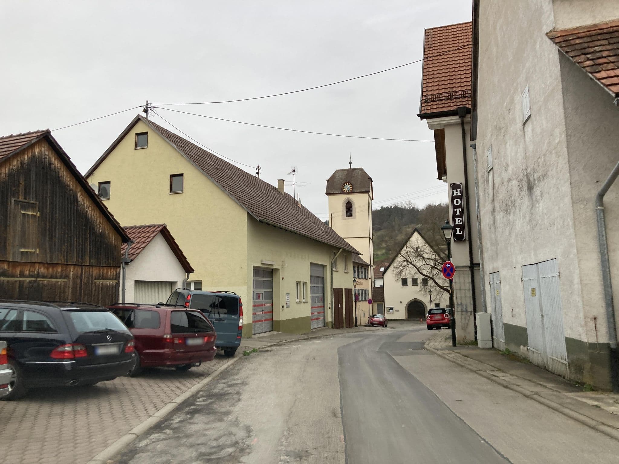 Street view near Hotel-Restaurant Ochsen, Hildrizhausen — © tasmaniadevil (CC BY-SA · Mapillary)