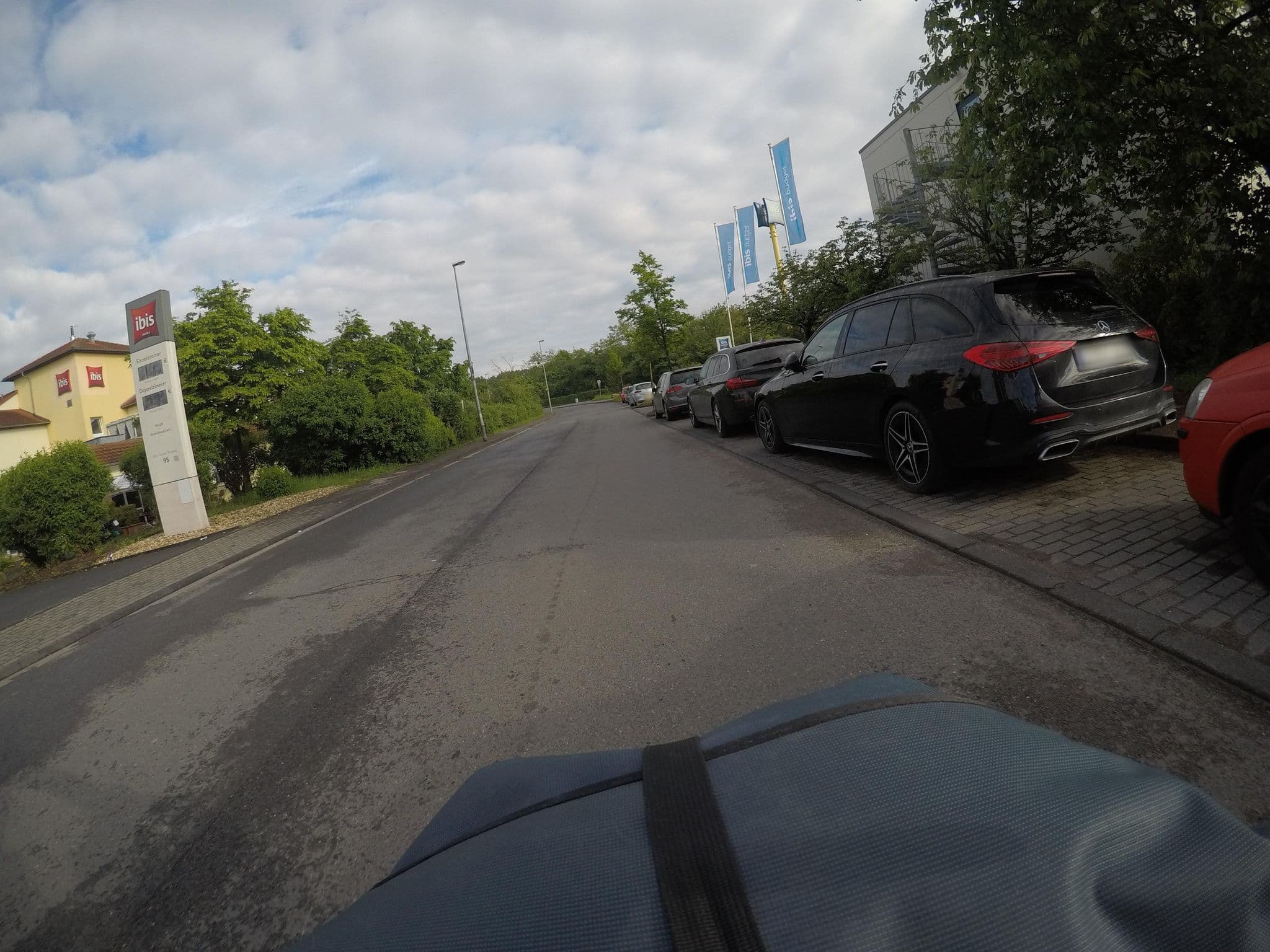 Street view near Ibis Budget, Ostheim — © mfa (CC BY-SA · Mapillary)
