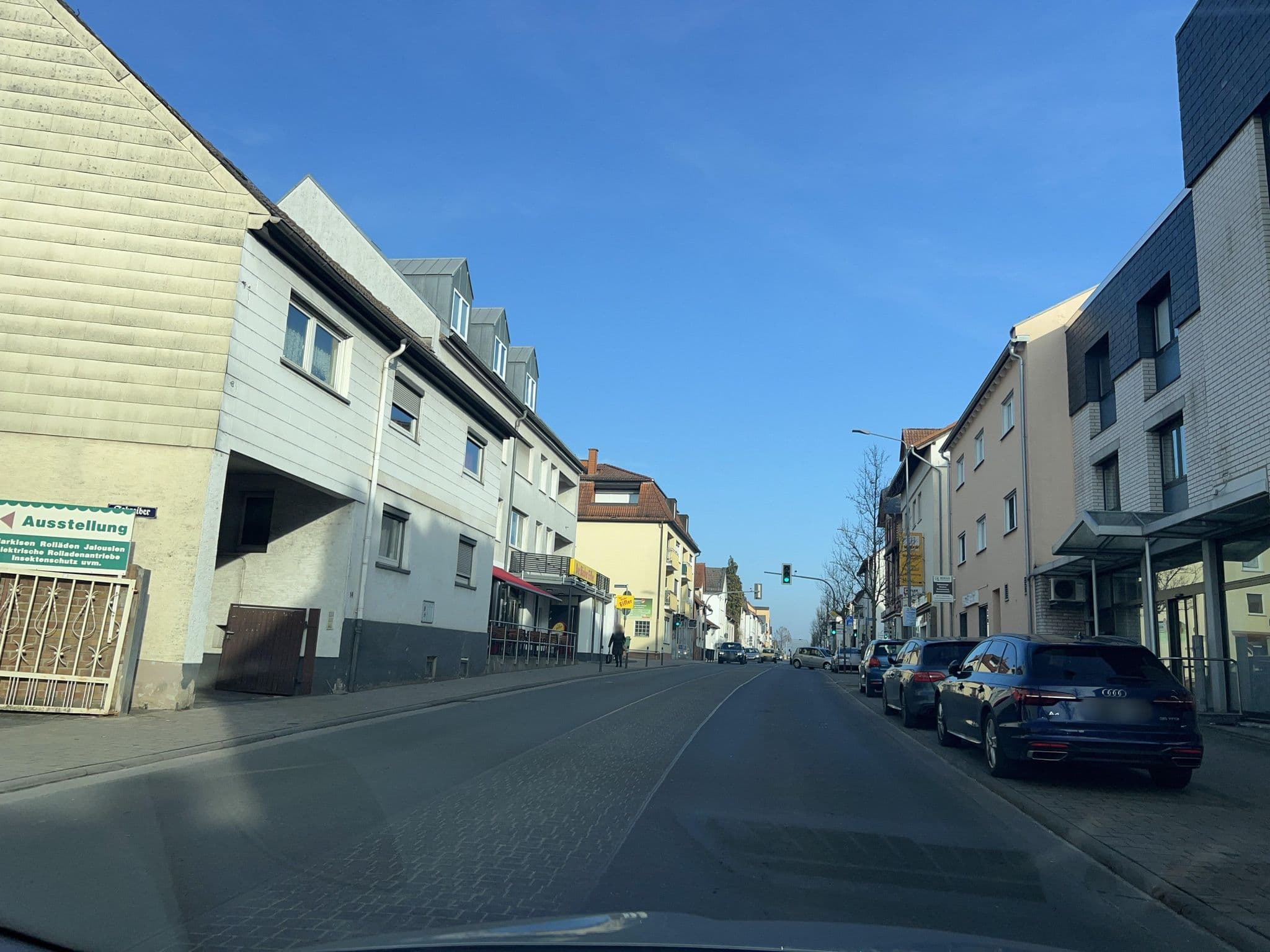 Street view near Zum Brunnen, Steinbach am Taunus — © robffm (CC BY-SA · Mapillary)