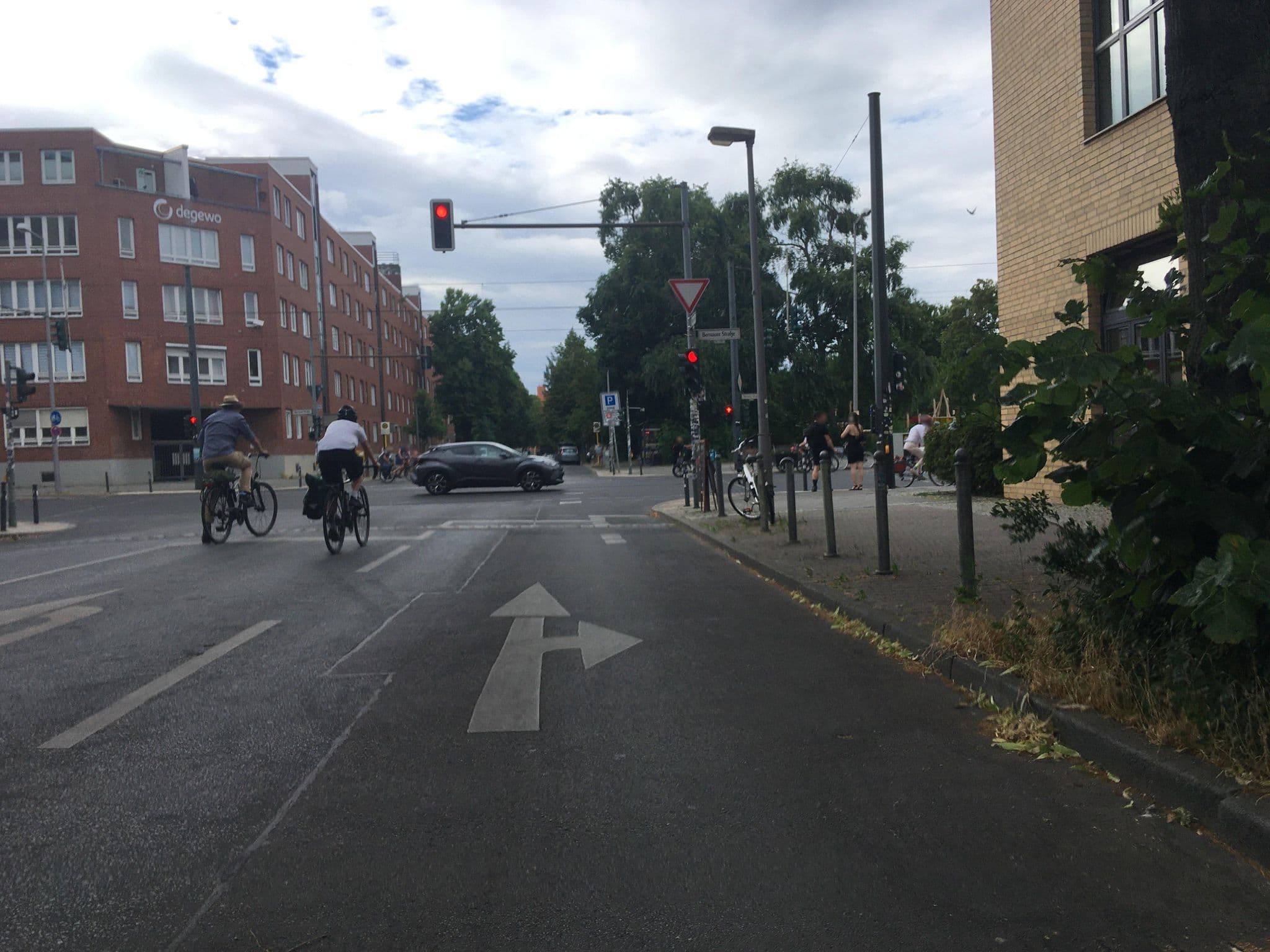 Street view near Hotel 4 Youth, Gesundbrunnen — © carlheinz (CC BY-SA · Mapillary)
