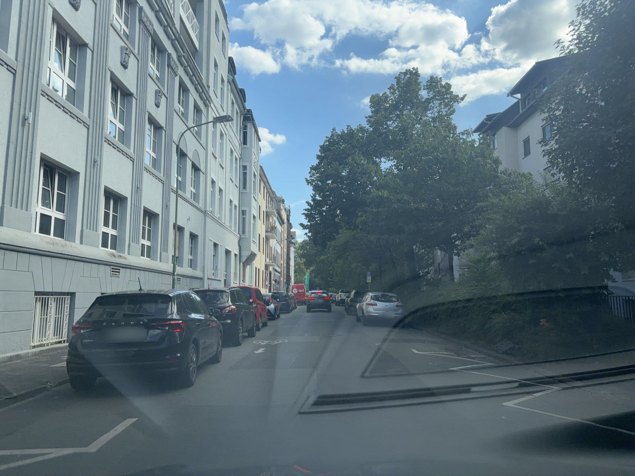 Street view near Winter's Hotel Offenbacher Hof, Offenbach — © robffm (CC BY-SA · Mapillary)