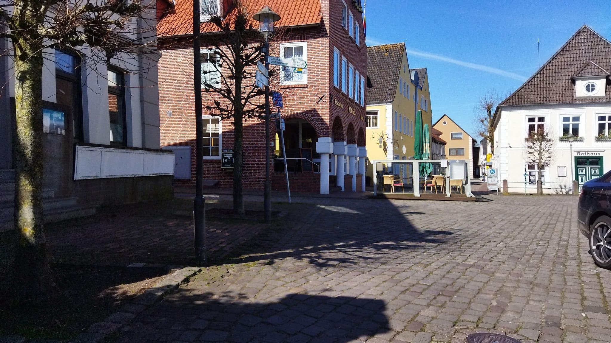 Street view near Hotel zur Kogge, Elsfleth — © changchun1 (CC BY-SA · Mapillary)