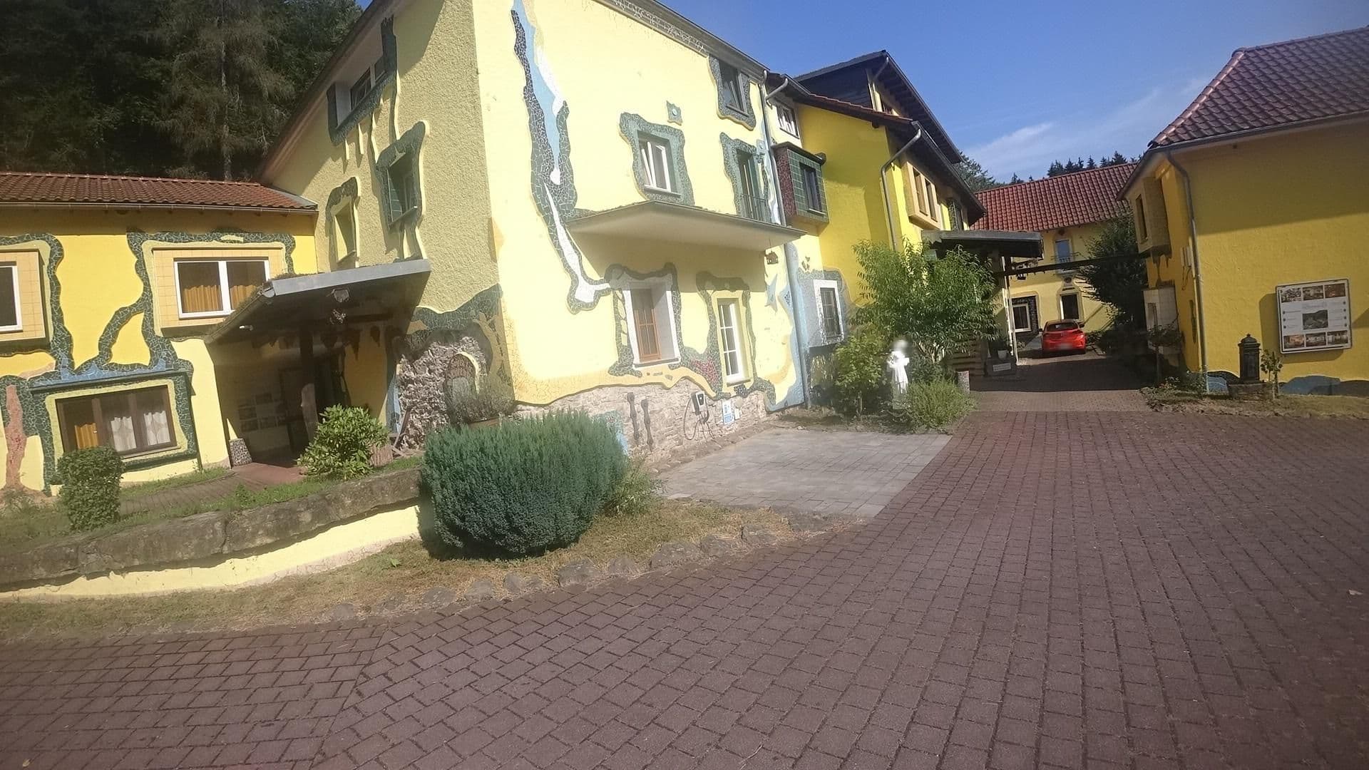 Street view near Hotel Hüttenmühle, Hillscheid — © PhilippHilgert (CC BY-SA · Mapillary)