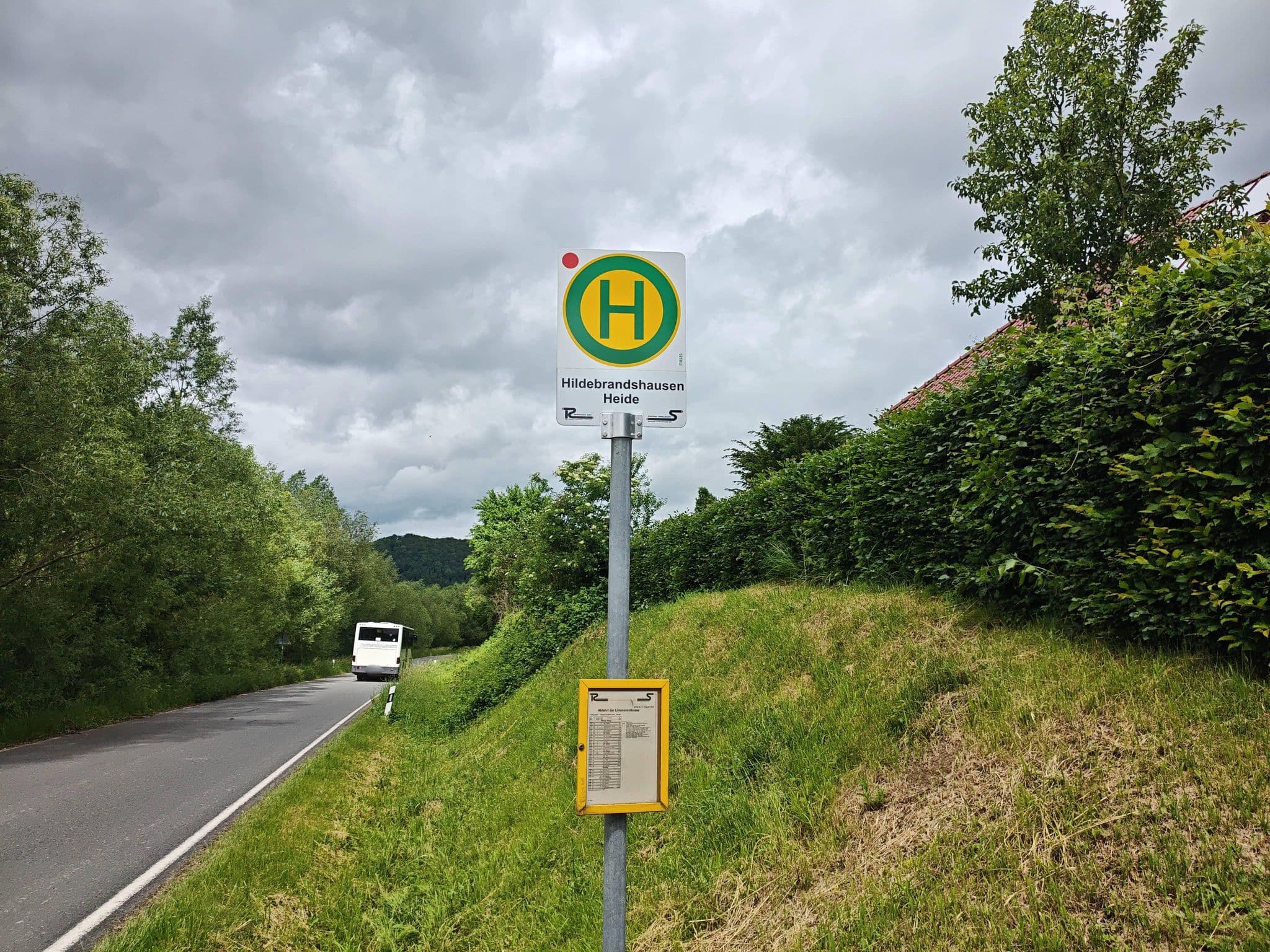 Street view near Ferienhaus Auf der Heide, Geismar — © ber319 (CC BY-SA · Mapillary)
