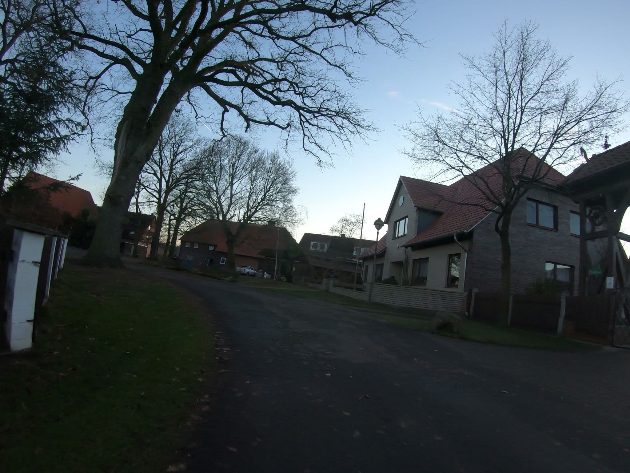 Street view near Pensionsbetrieb Klosterhof, Gifhorn — © m4p1ll4ry (CC BY-SA · Mapillary)