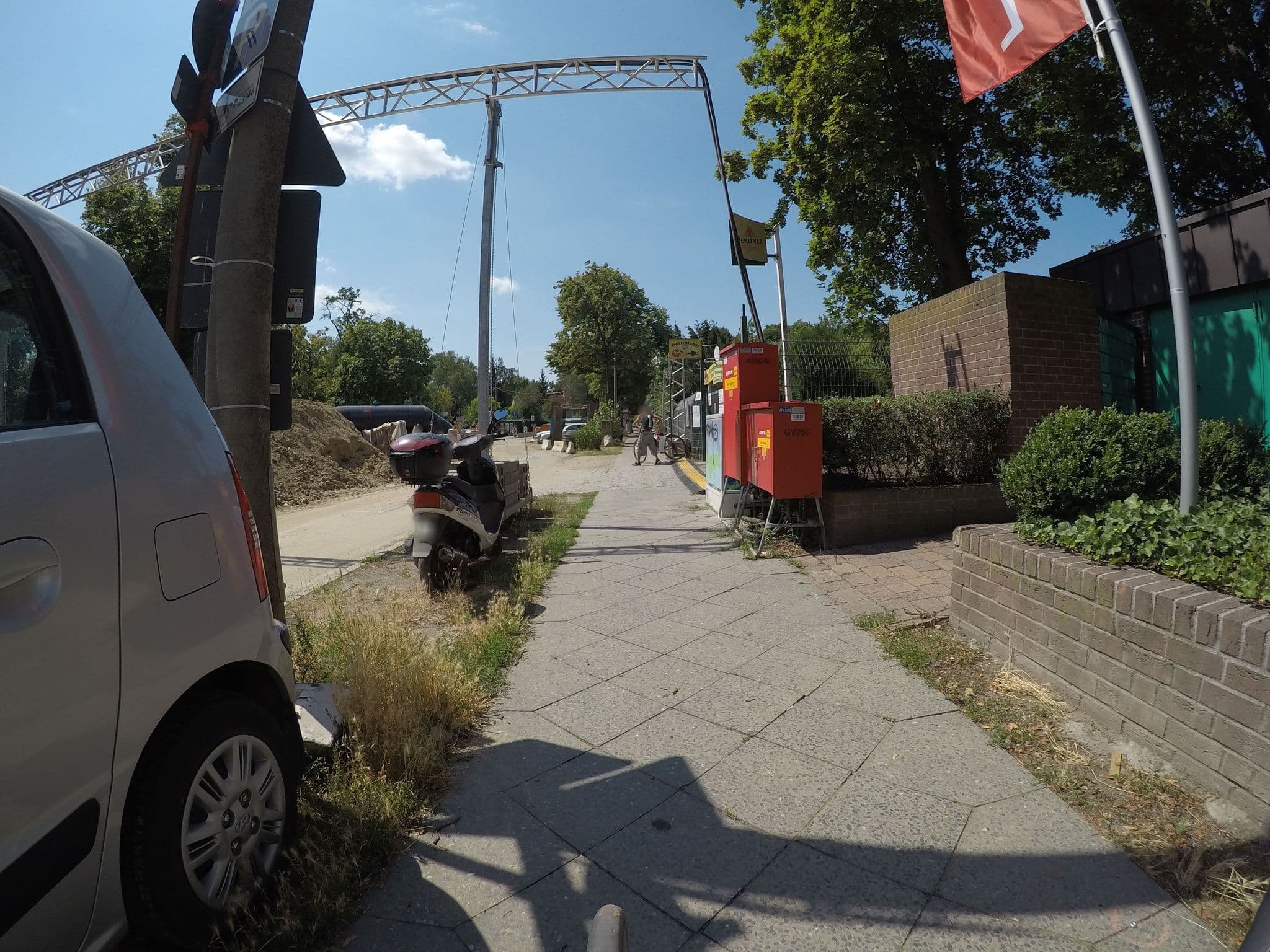 Street view near Solitaire Hotel, Pankow — © kartonage (CC BY-SA · Mapillary)
