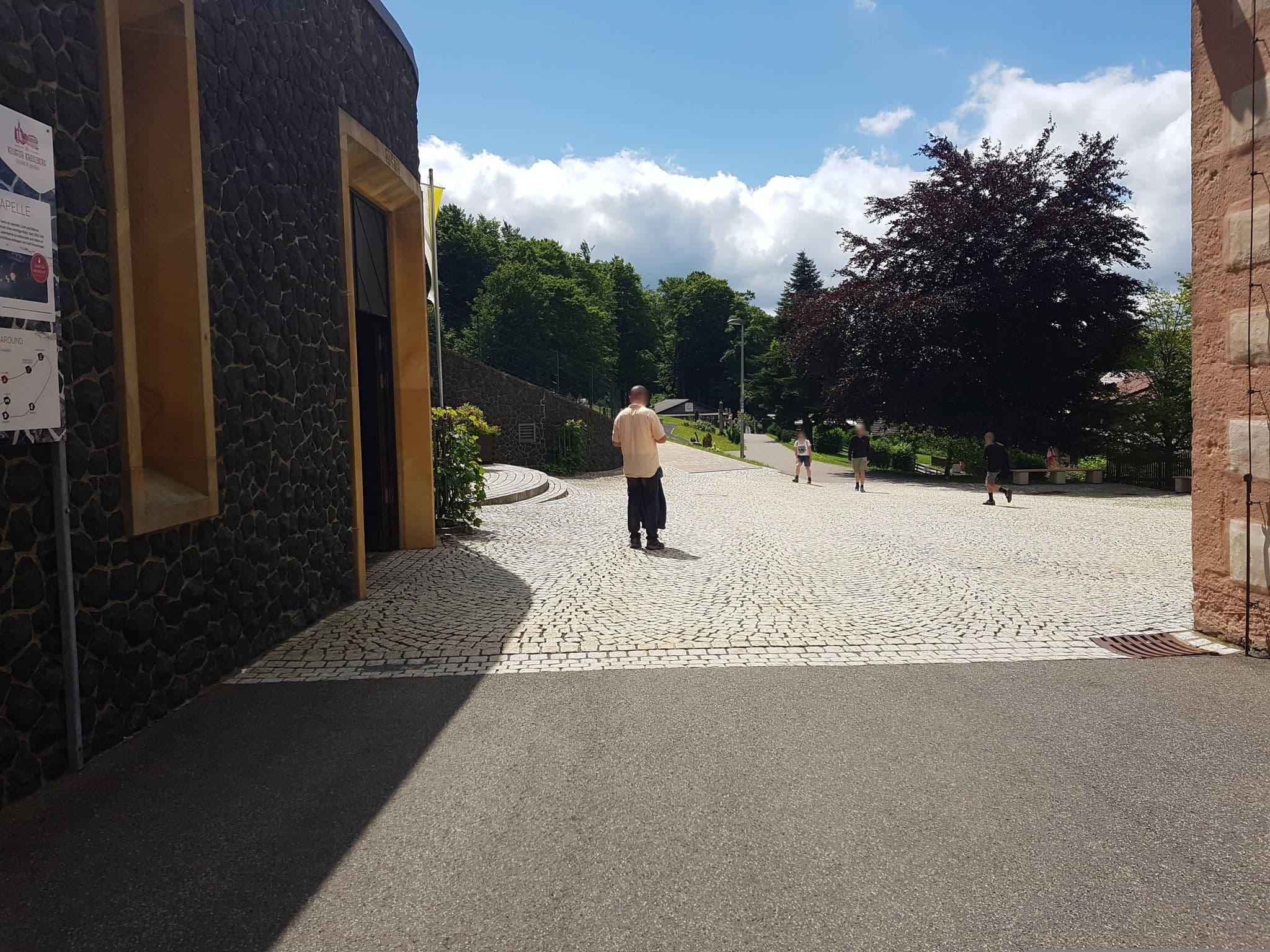 Street view near Kloster Kreuzberg, Sandberg — © BerndGo64 (CC BY-SA · Mapillary)