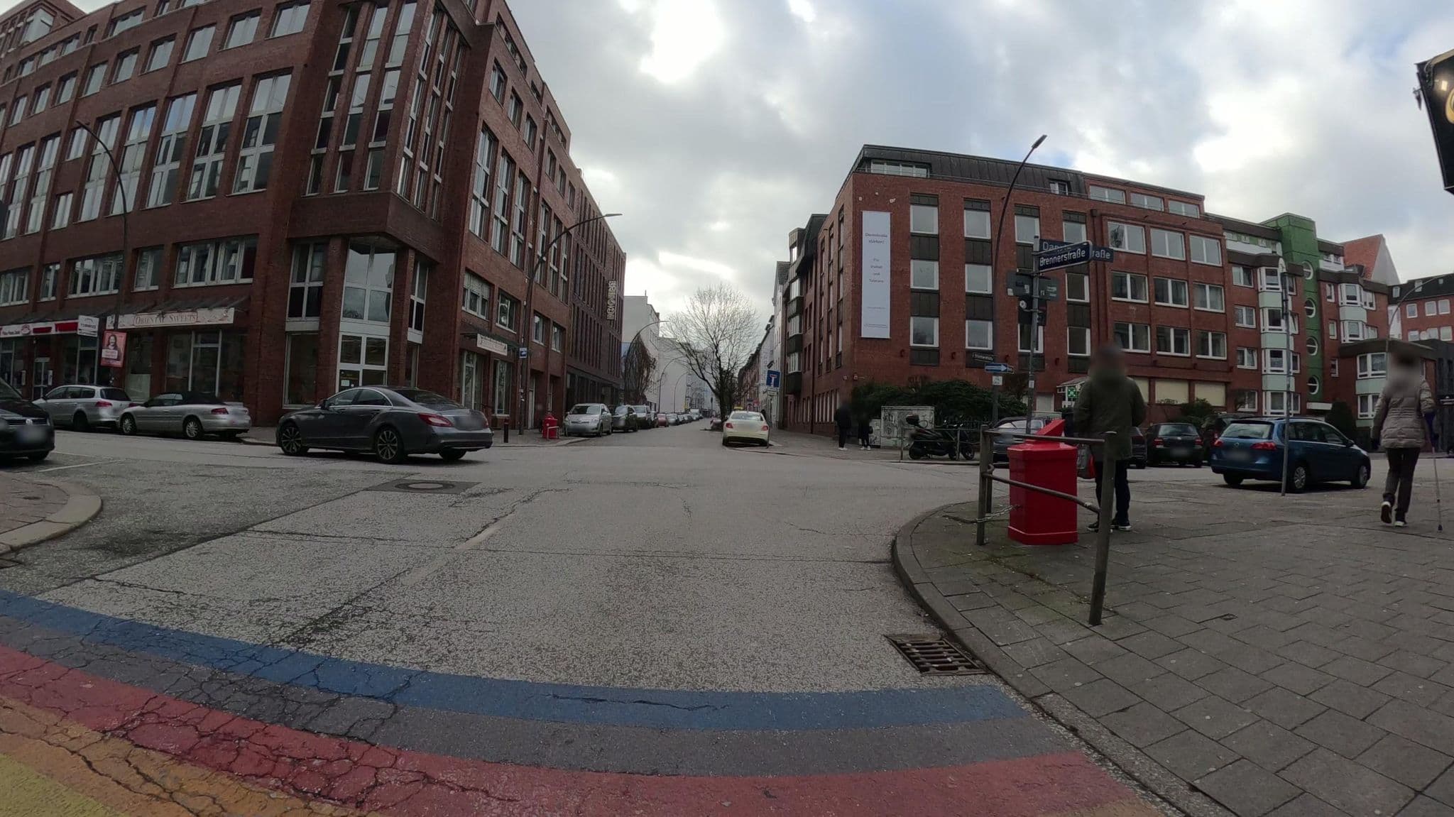 Street view near Arcotel Rubin, St. Georg — © veloroute_hamburg (CC BY-SA · Mapillary)