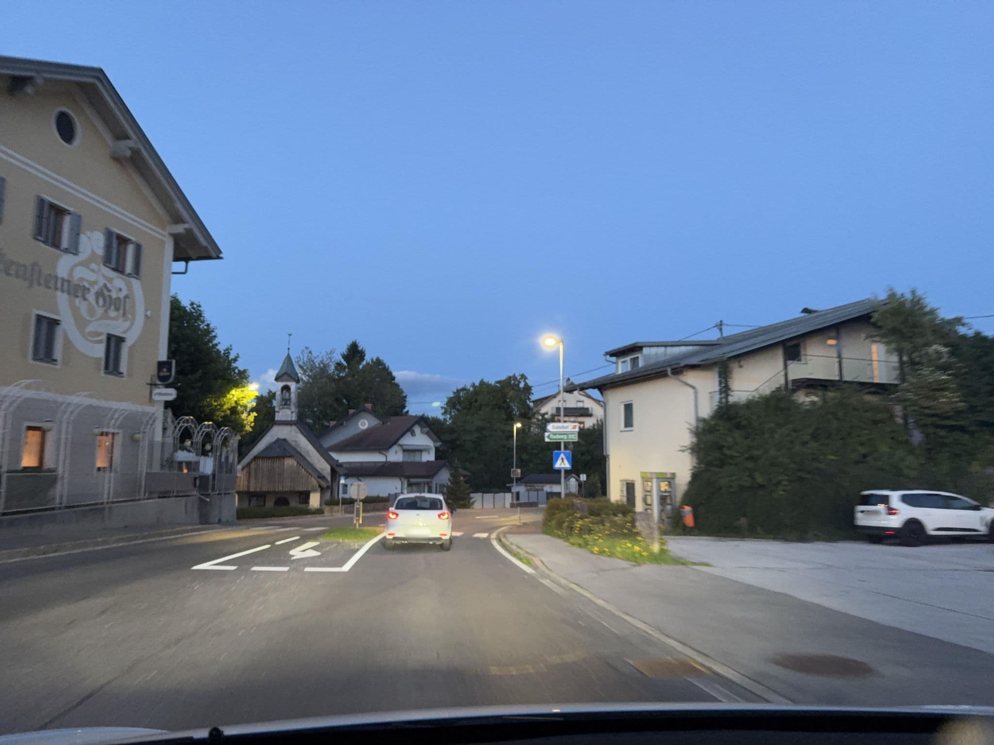 Street view near Finkensteiner Hof, Finkenstein — © ottor (CC BY-SA · Mapillary)