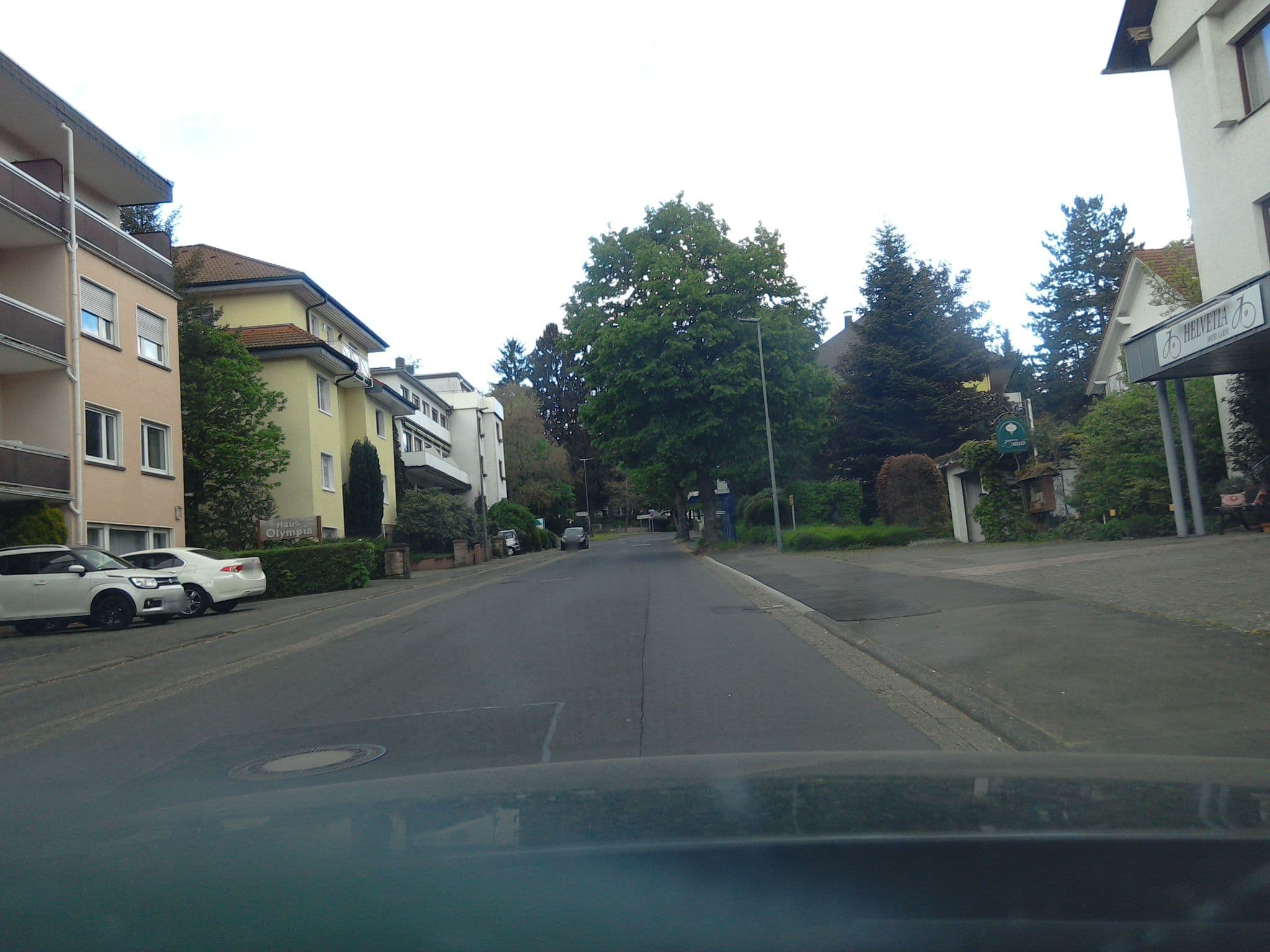 Street view near Hotel Helvetia, Bad Orb — © igdb (CC BY-SA · Mapillary)