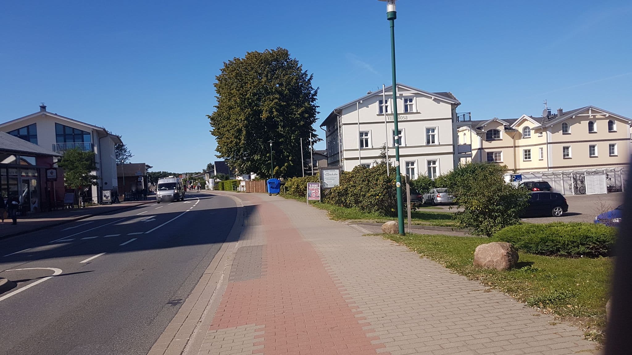 Street view near Lehrer Lämpel, Glowe — © snowdiver (CC BY-SA · Mapillary)