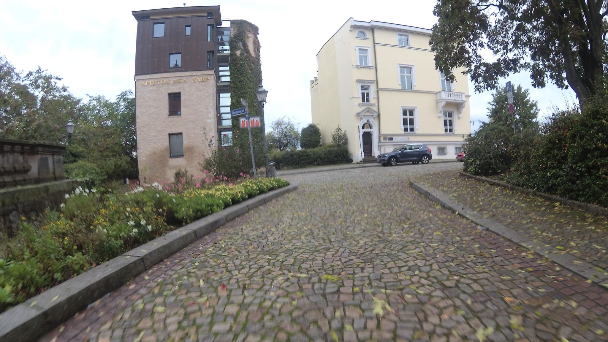 Street view near Wehrturm hinter der Auffahrt Möllenvogtei, Magdeburg — © teddy73 (CC BY-SA · Mapillary)