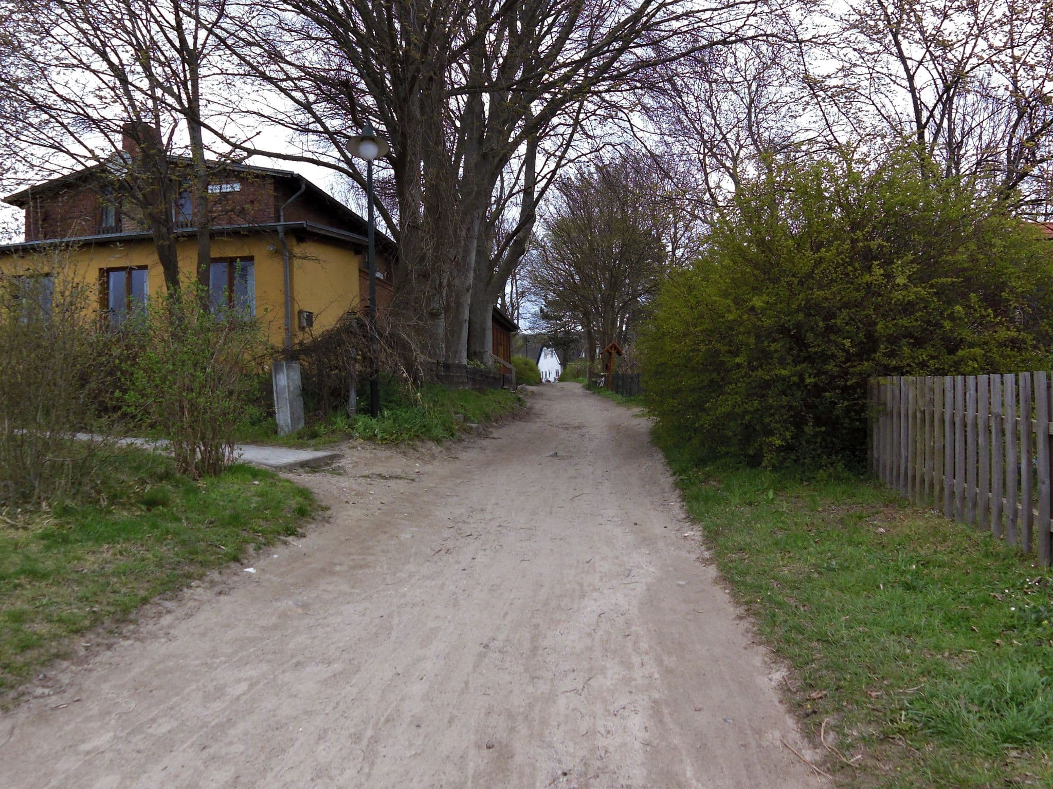 Street view near Logierhaus Zur Post, Hiddensee — © zoegglmeyr (CC BY-SA · Mapillary)