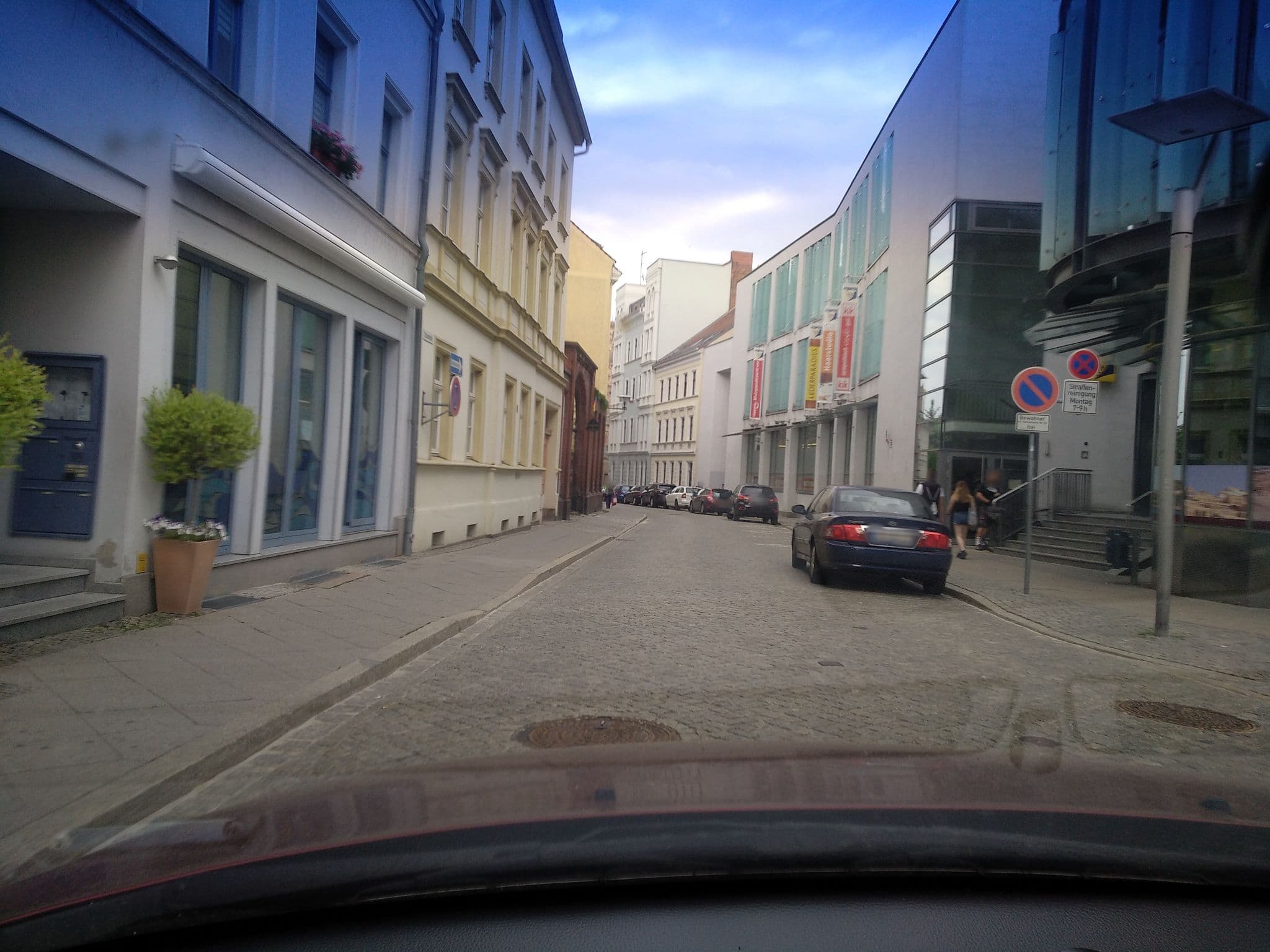 Street view near Hotel Am Goldenen Strauss, Görlitz — © dasza (CC BY-SA · Mapillary)