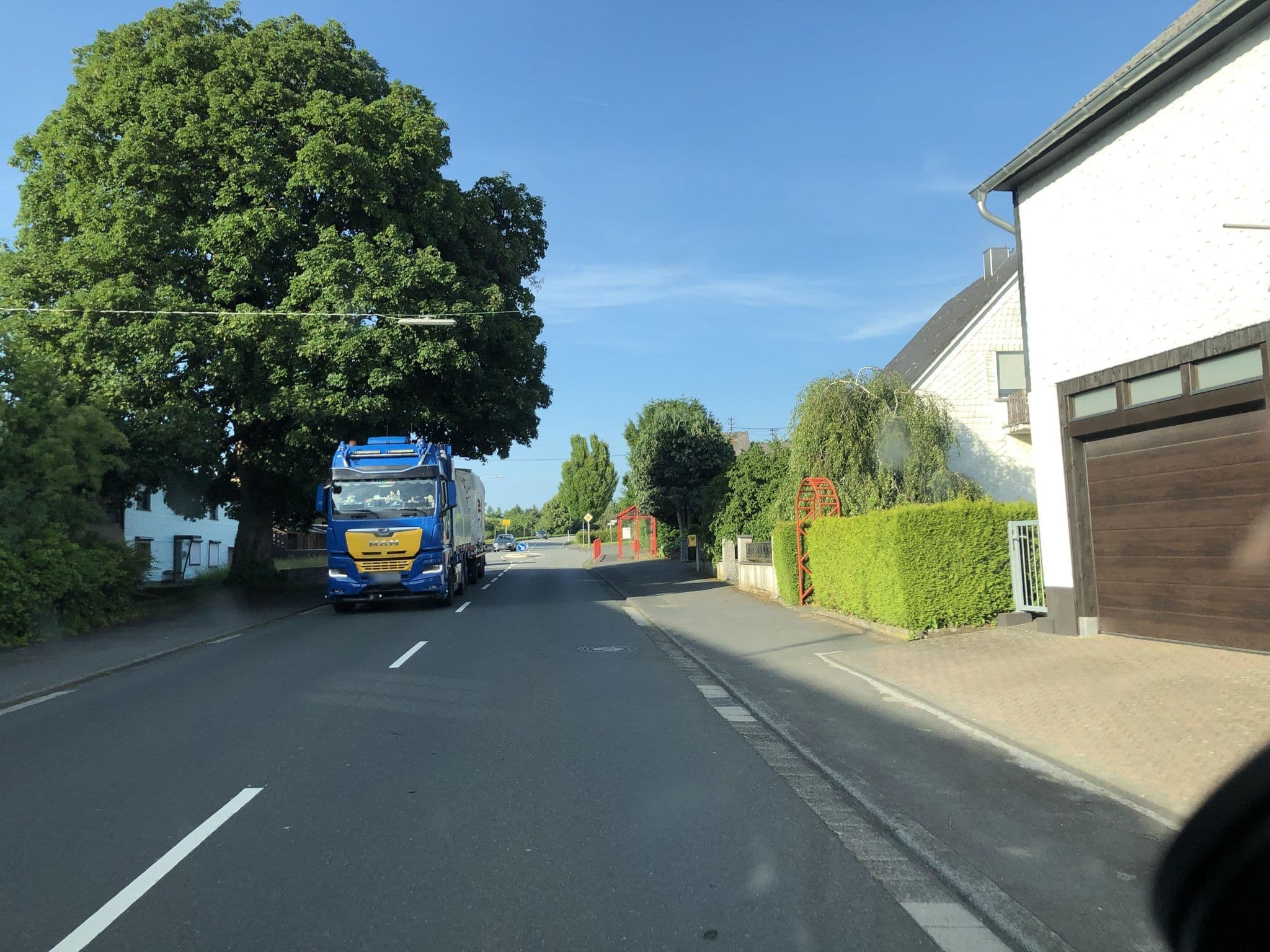 Street view near Merkelbacher Hof, Hattert — © vrantopoulos (CC BY-SA · Mapillary)