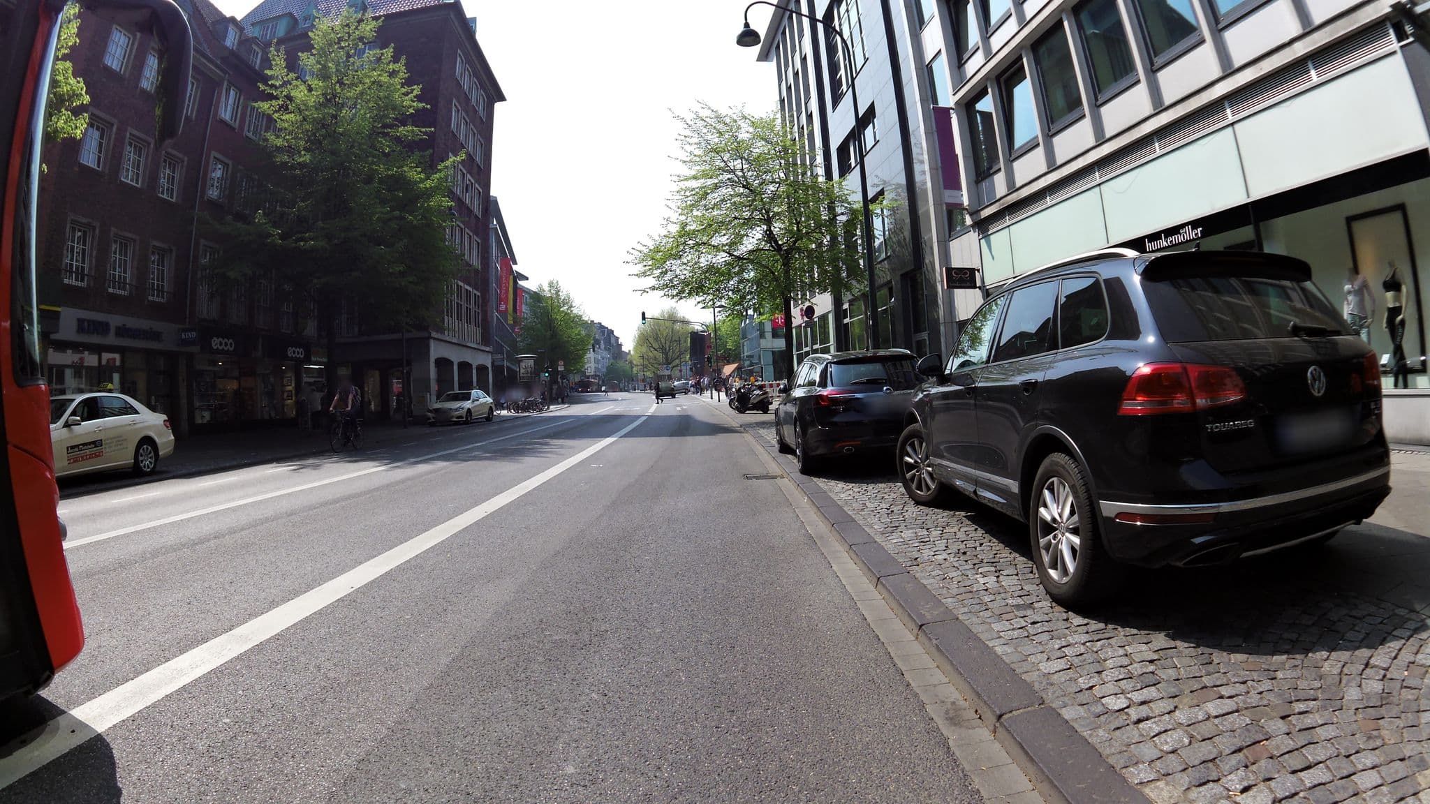 Street view near Mercure Hotel Aachen am Dom, Aachen — © madel (CC BY-SA · Mapillary)