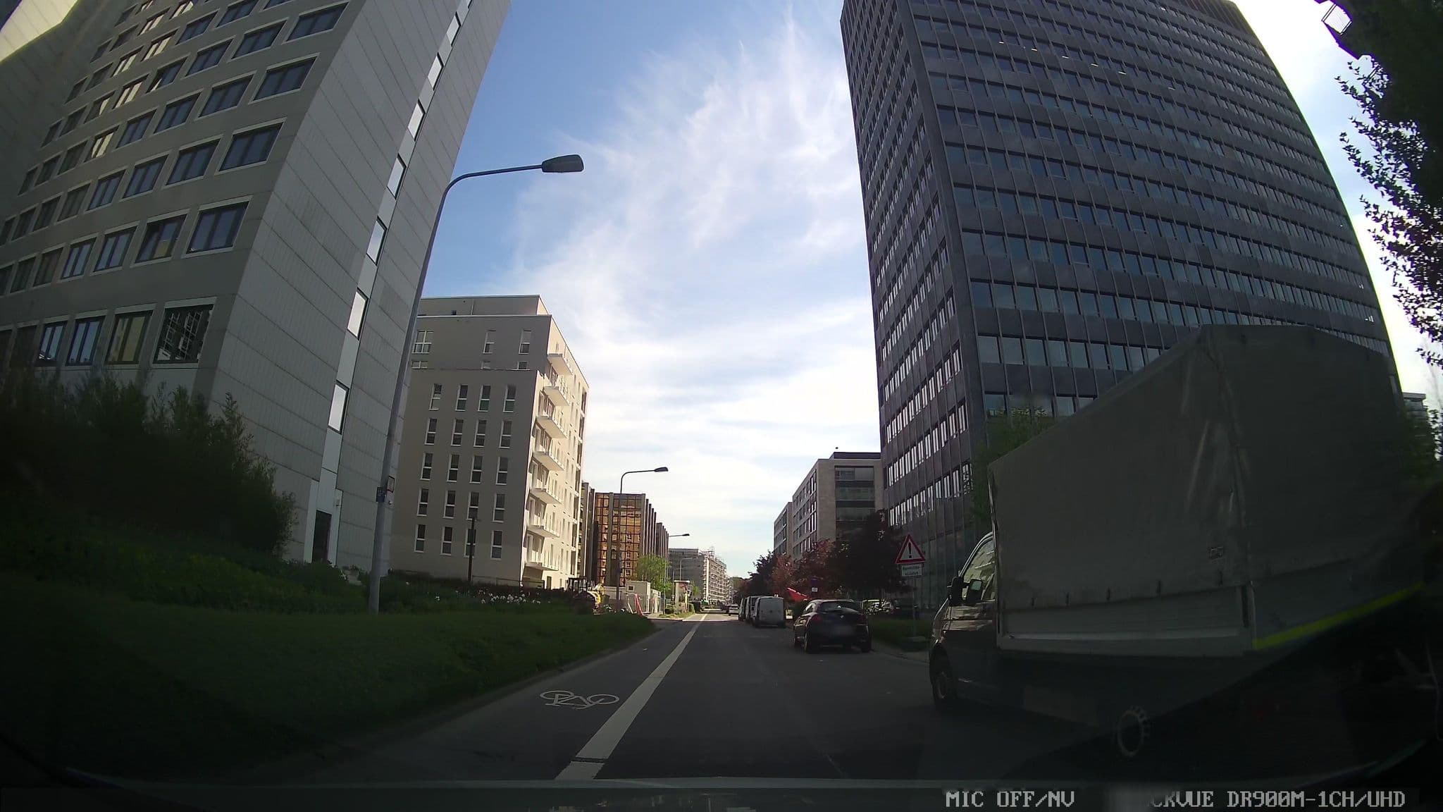 Street view near DoubleTree by Hilton Frankfurt Niederrad, Niederrad — © chuck (CC BY-SA · Mapillary)