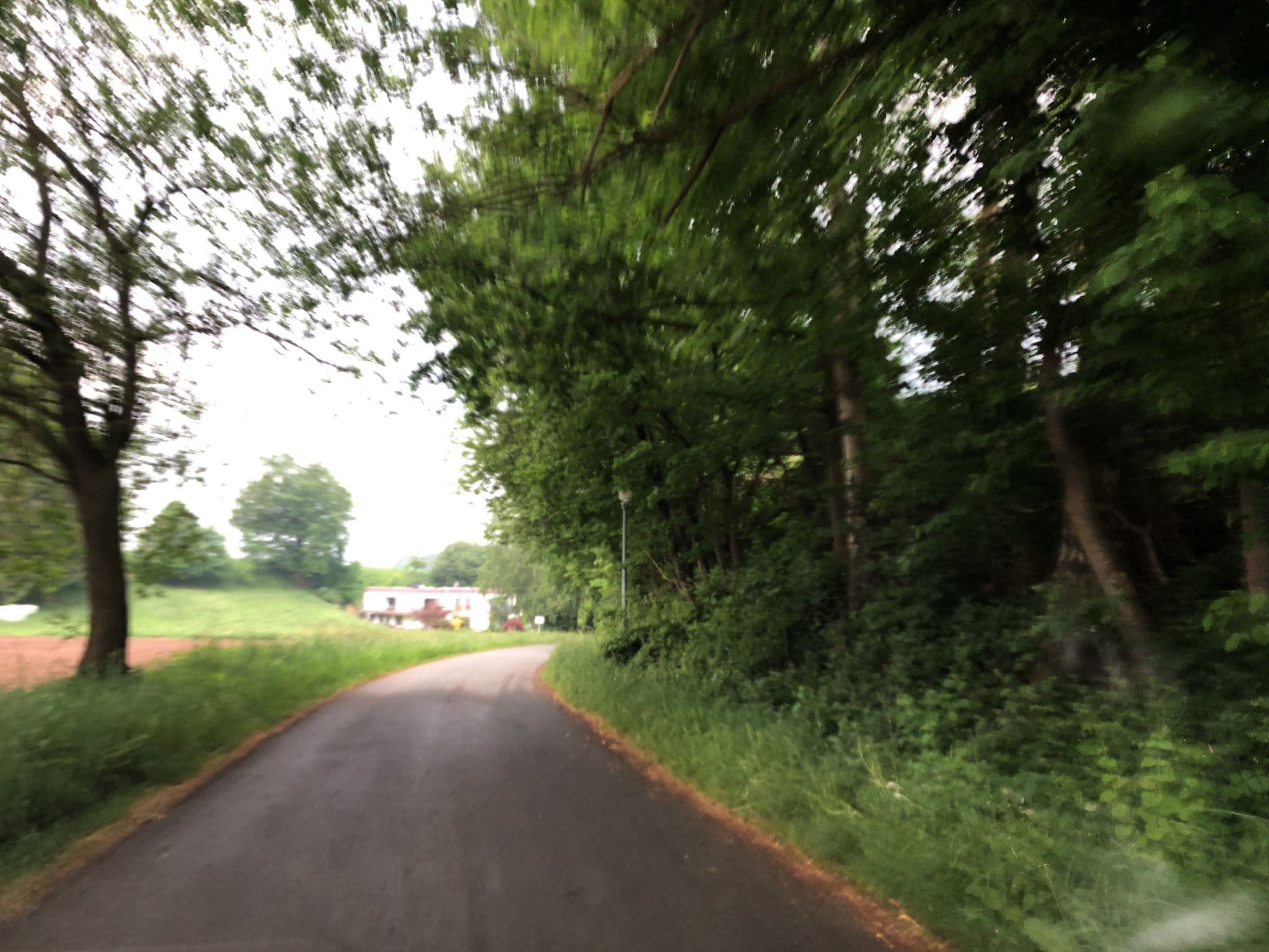 Street view near Feriendorf Falkenhorst, Dörentrup — © janmathys (CC BY-SA · Mapillary)