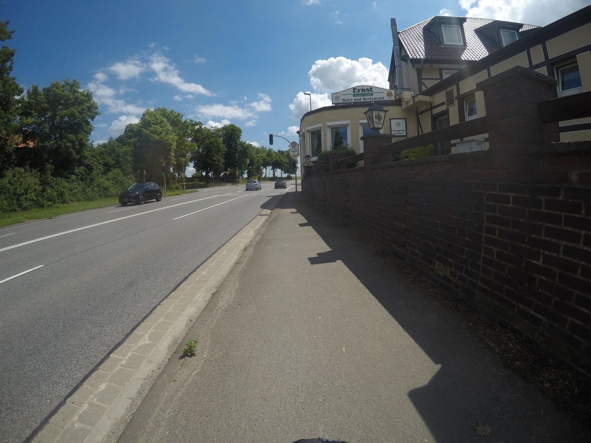 Street view near Hotel Ernst, Giesen — © mfa (CC BY-SA · Mapillary)