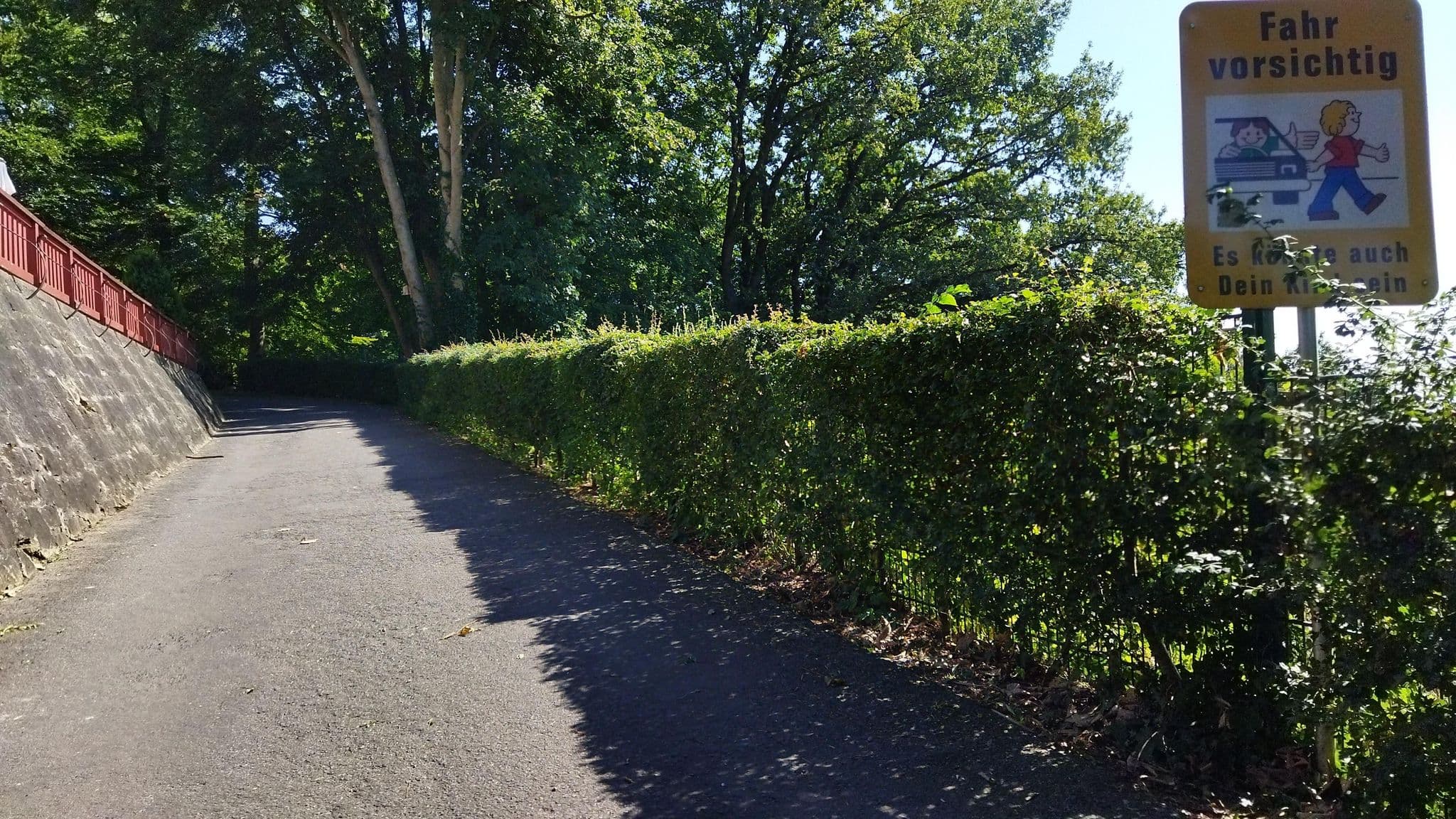 Street view near Jugendherberge Tecklenburg, Tecklenburg — © changchun1 (CC BY-SA · Mapillary)