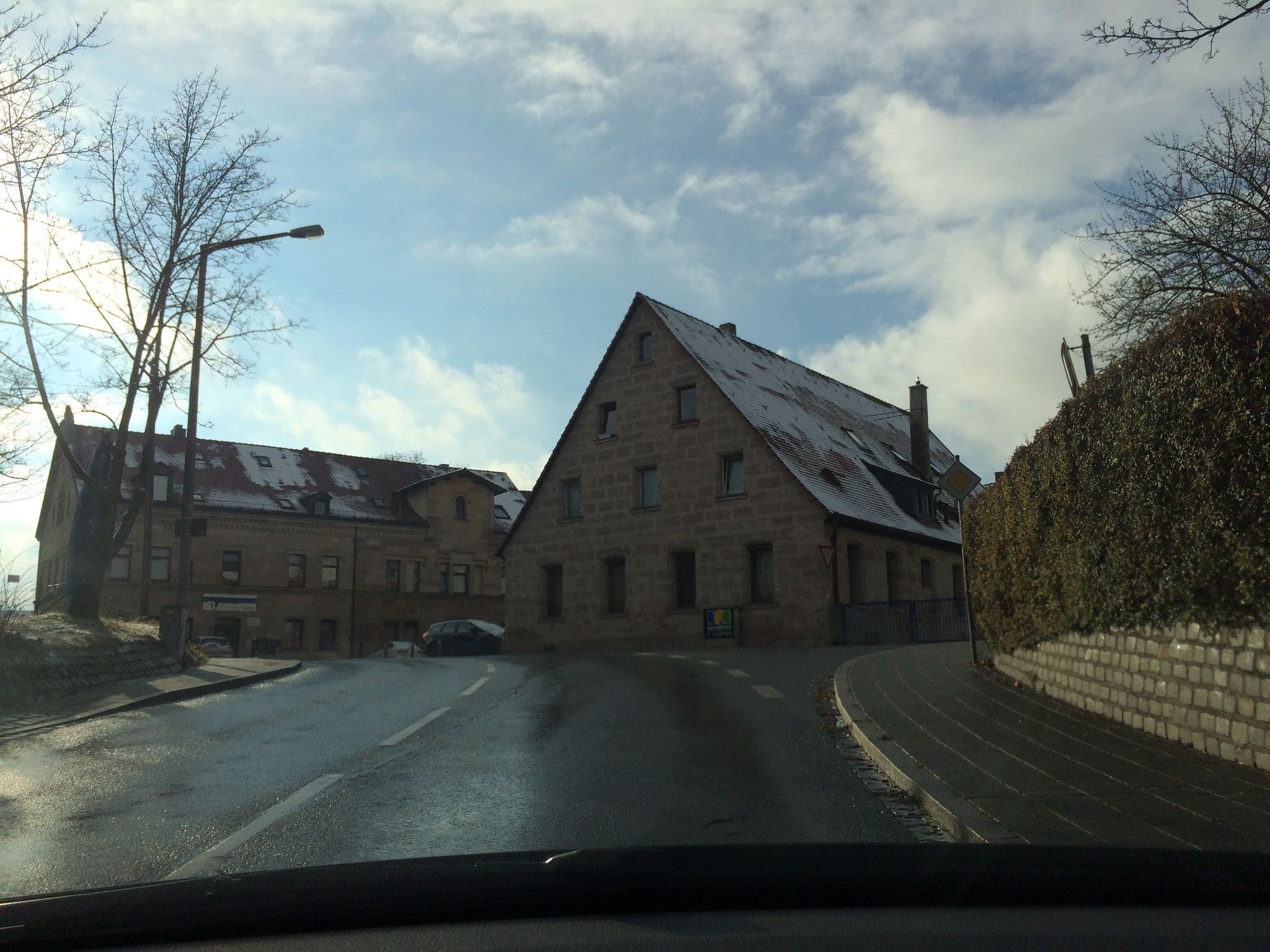 Street view near Otto-Felix-Kanitz-Haus, Wetzendorf — © vadi (CC BY-SA · Mapillary)