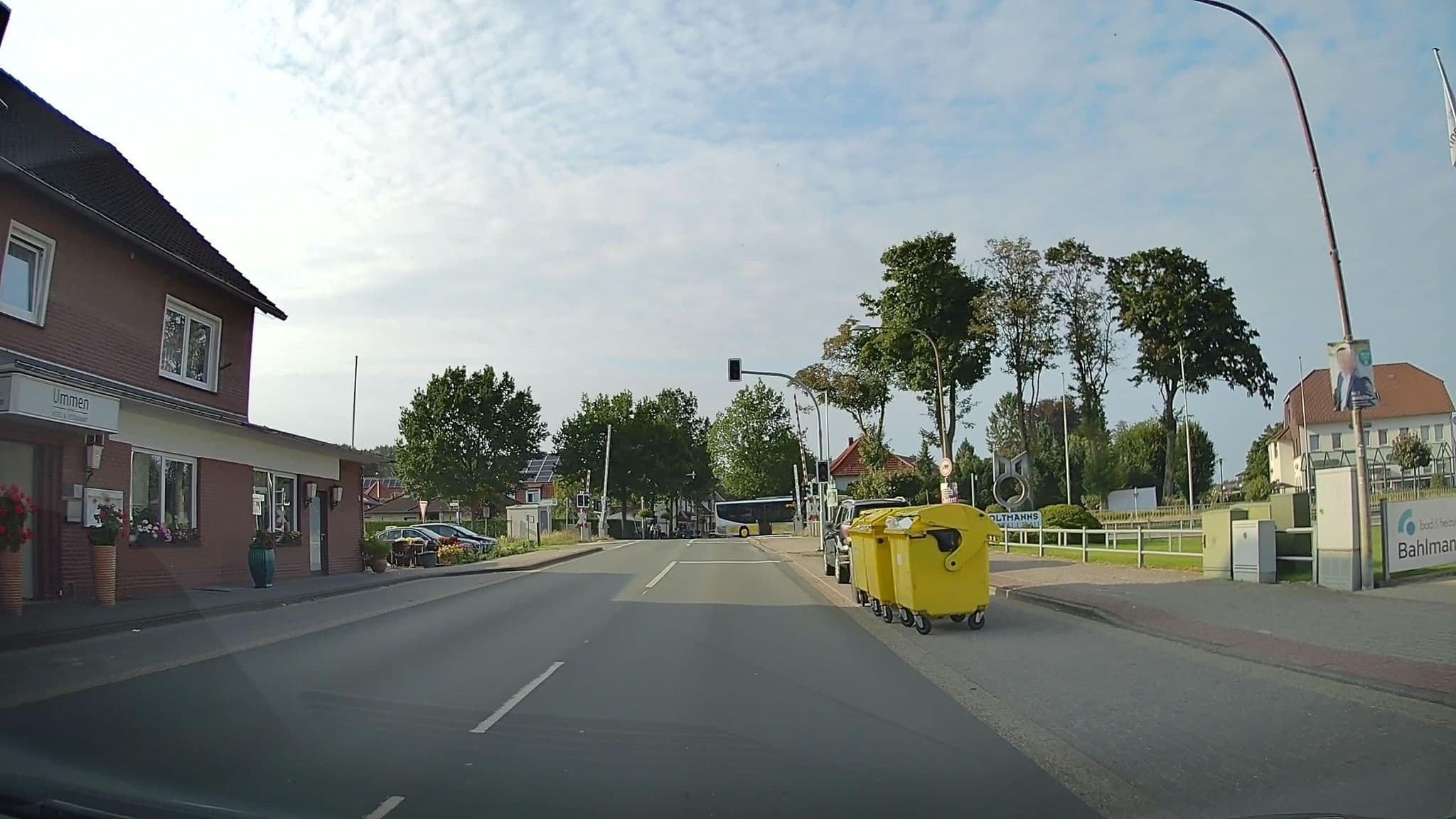 Street view near Hotel & Restaurant Ummen, Barßel — © hendel (CC BY-SA · Mapillary)