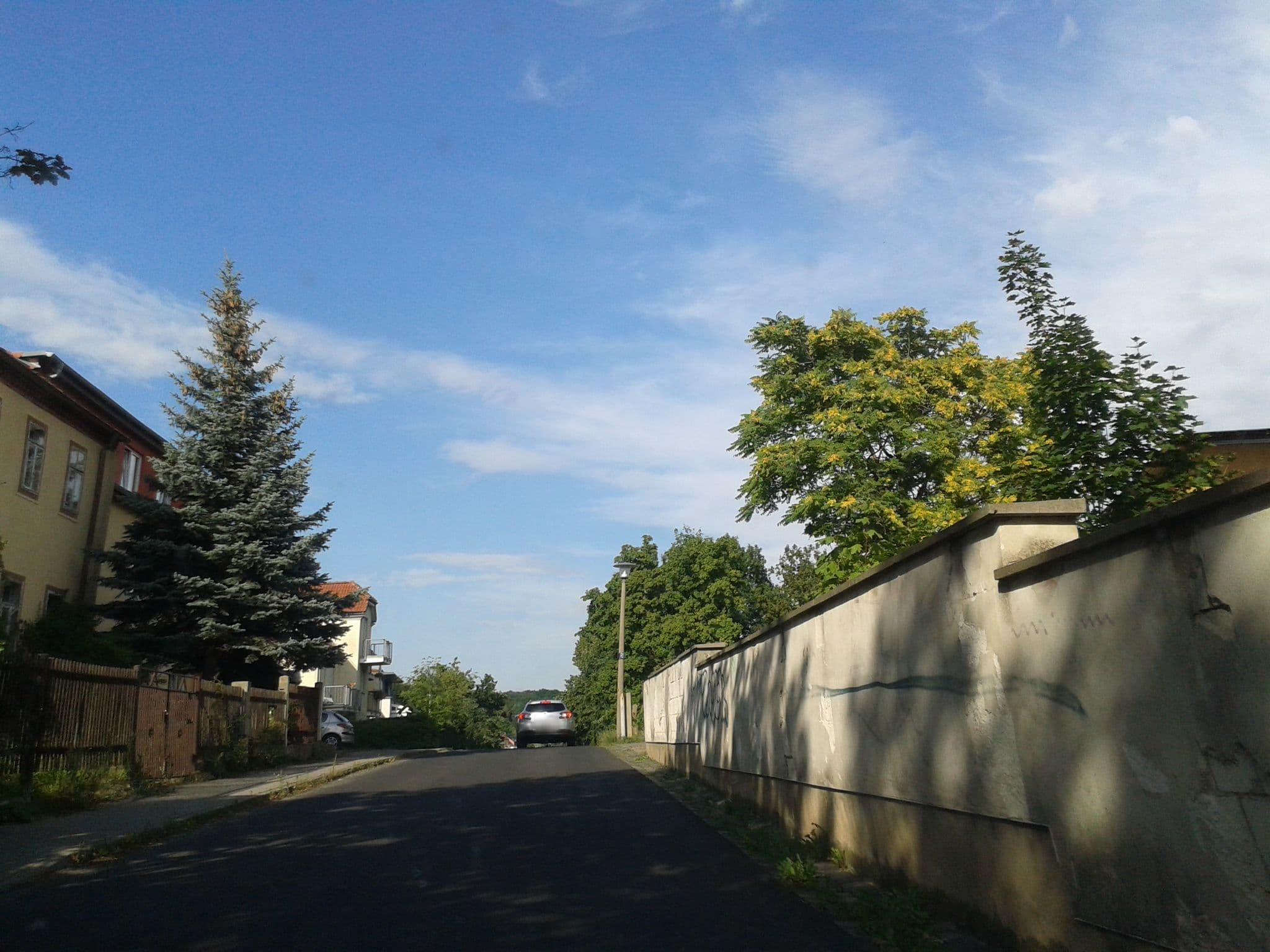 Street view near Pension Dresden-Trachau, Mickten — © thomas (CC BY-SA · Mapillary)