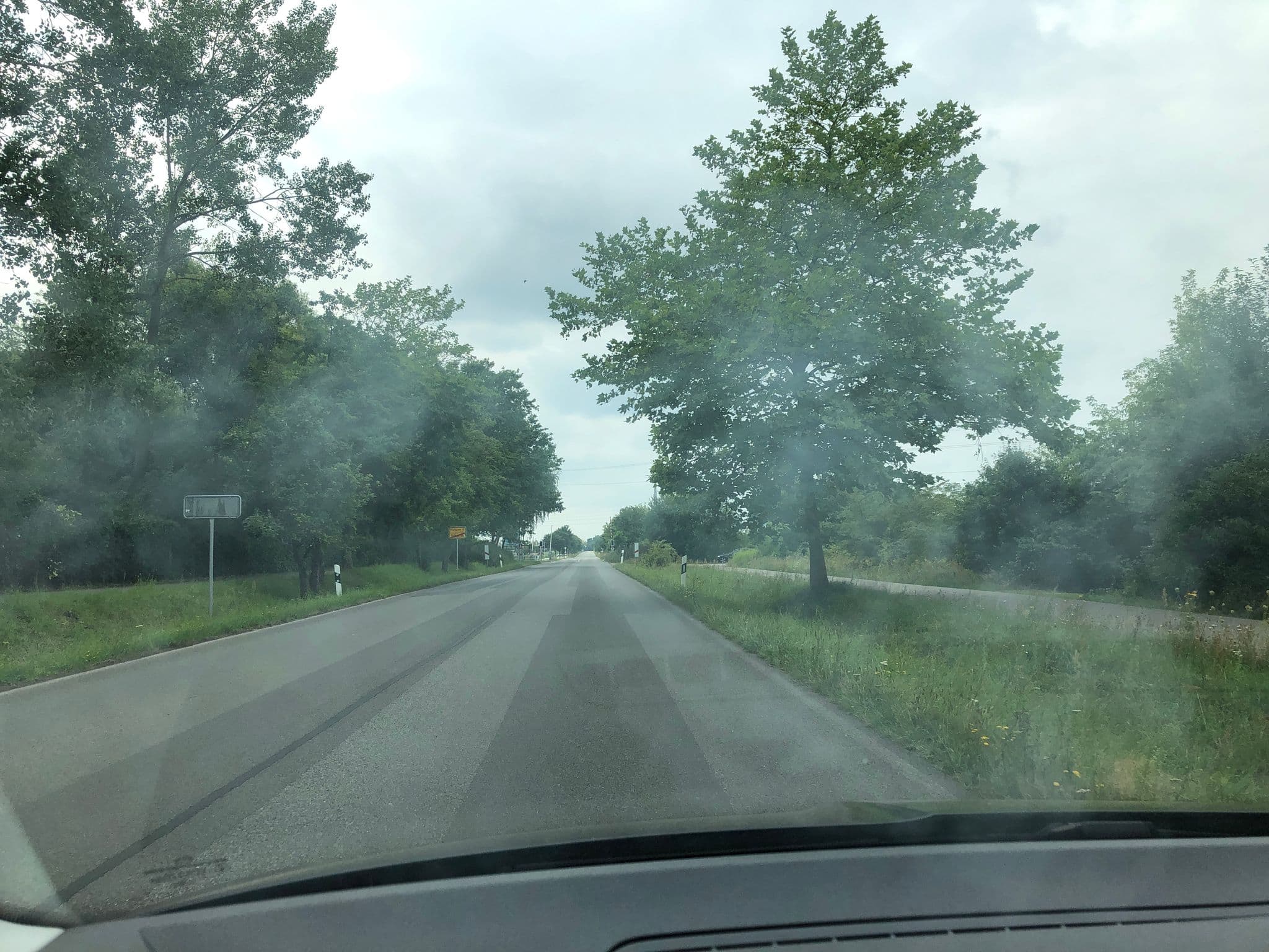 Street view near Europa-Hotel, Klein Rogahn — © hearby1611 (CC BY-SA · Mapillary)