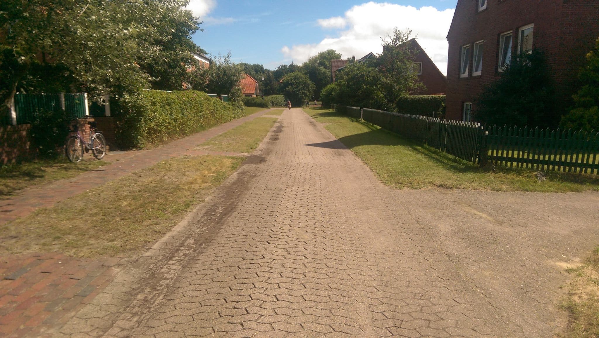 Street view near Huus Eiland, Neuharlingersiel