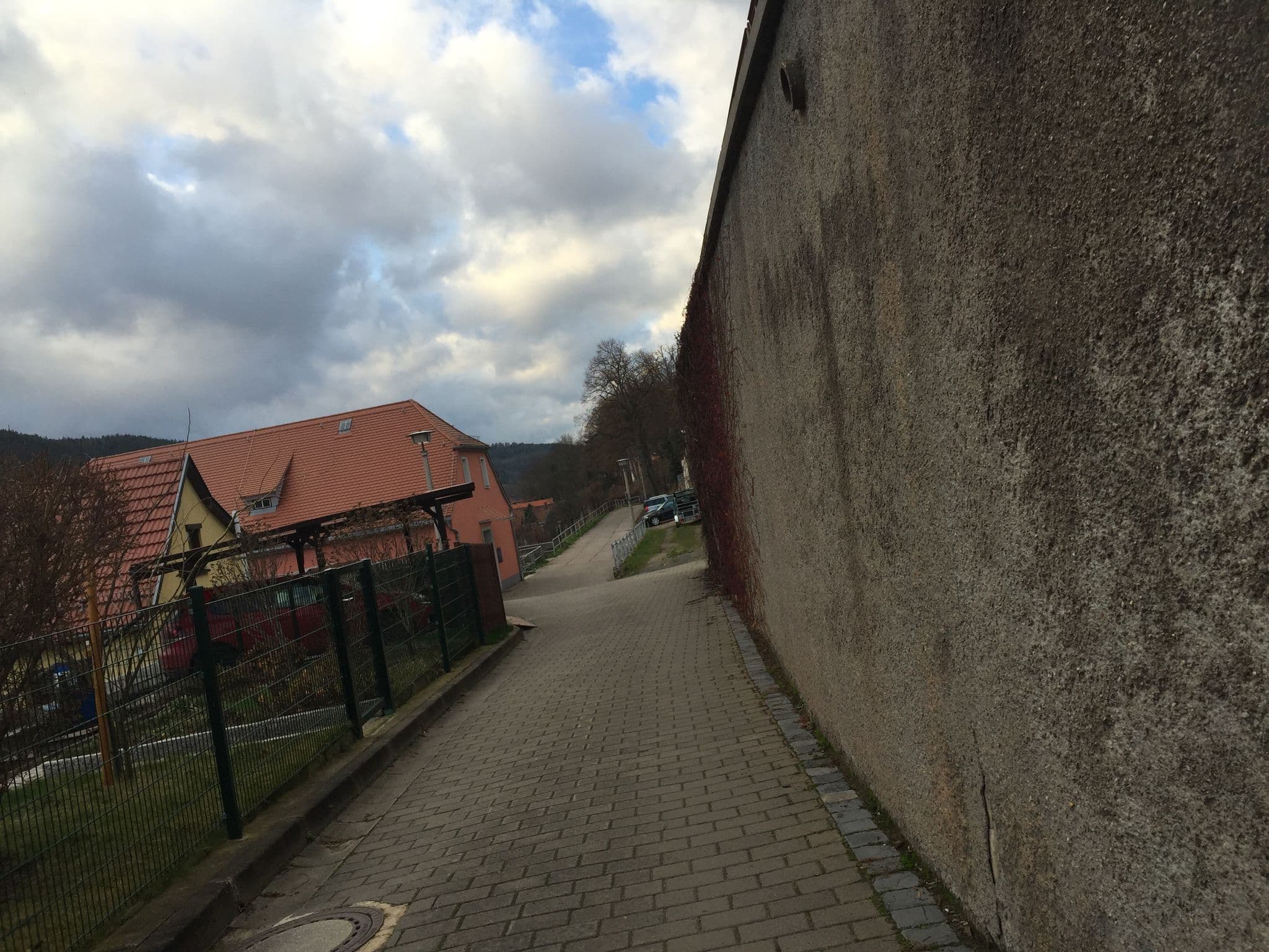 Street view near Villa Frieden **** Hotel & Seminarhaus, Bad Blankenburg — © ramap (CC BY-SA · Mapillary)