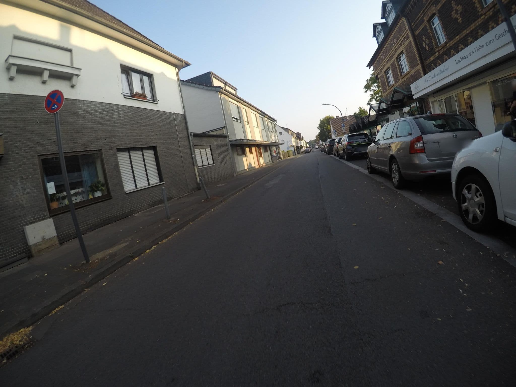 Street view near Art Hotel, Wahn-Heide — © mfa (CC BY-SA · Mapillary)