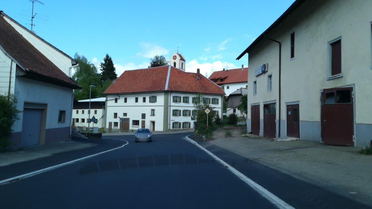 Street view near Pension Hirschen, Blumberg — © mr4703 (CC BY-SA · Mapillary)