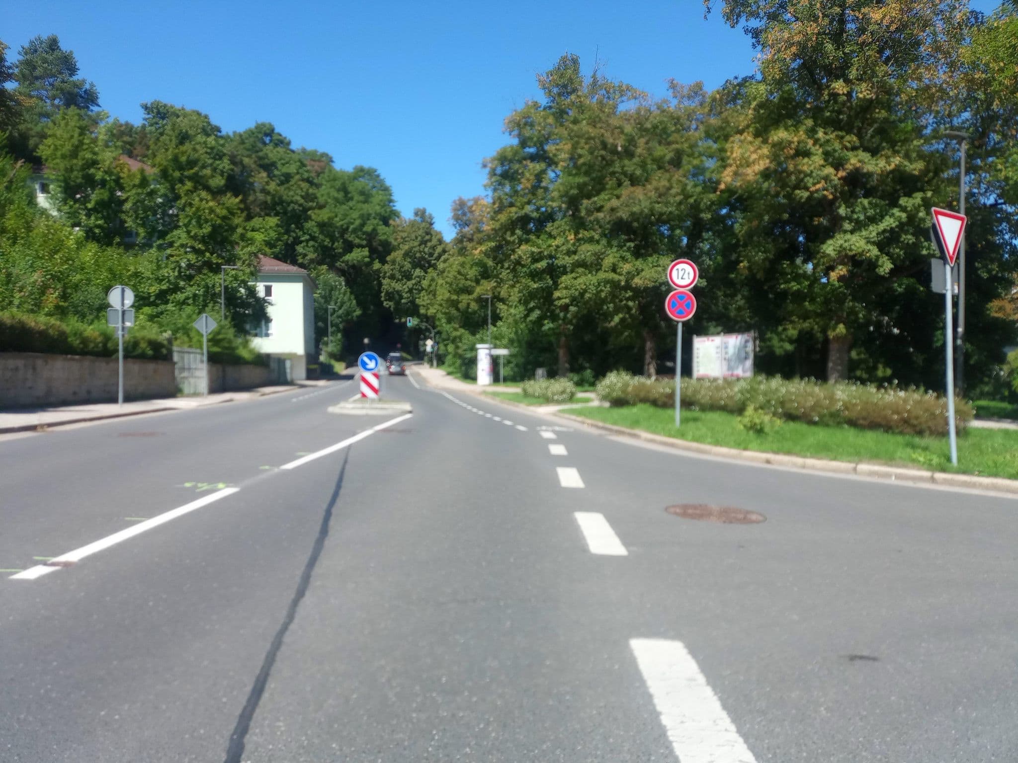 Street view near Altstadthotel, Meiningen — © natura (CC BY-SA · Mapillary)